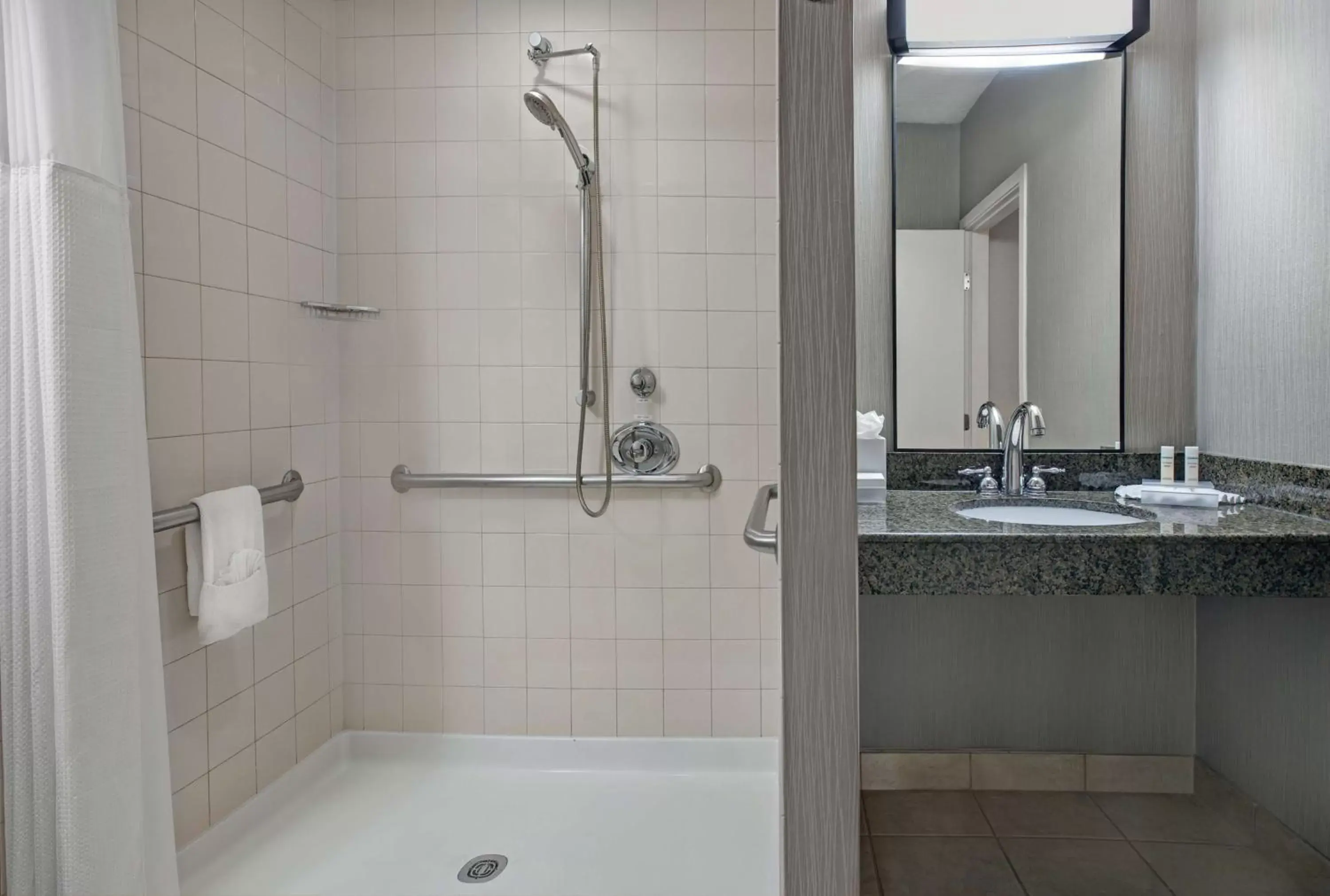 Bathroom in Homewood Suites by Hilton Chicago-Lincolnshire