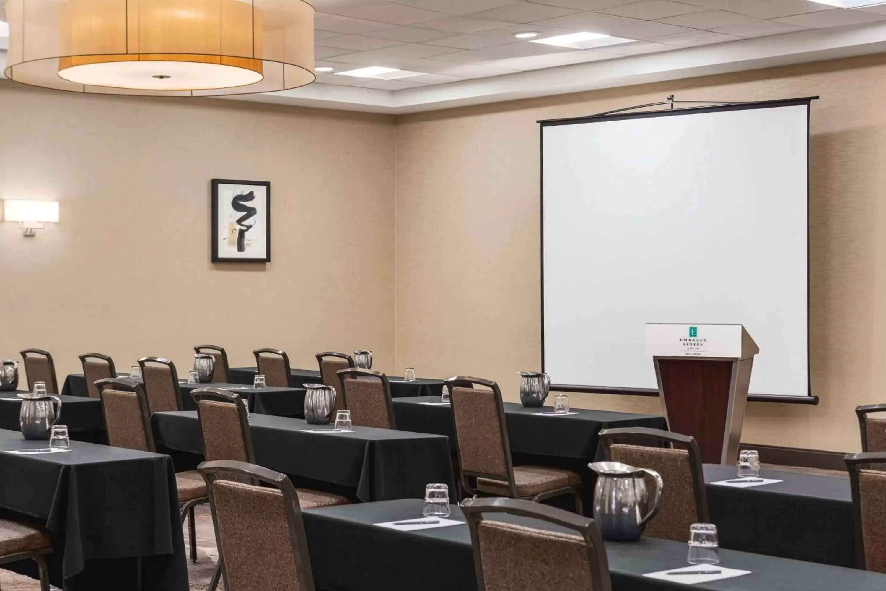 Meeting/conference room in Embassy Suites by Hilton Baltimore at BWI Airport