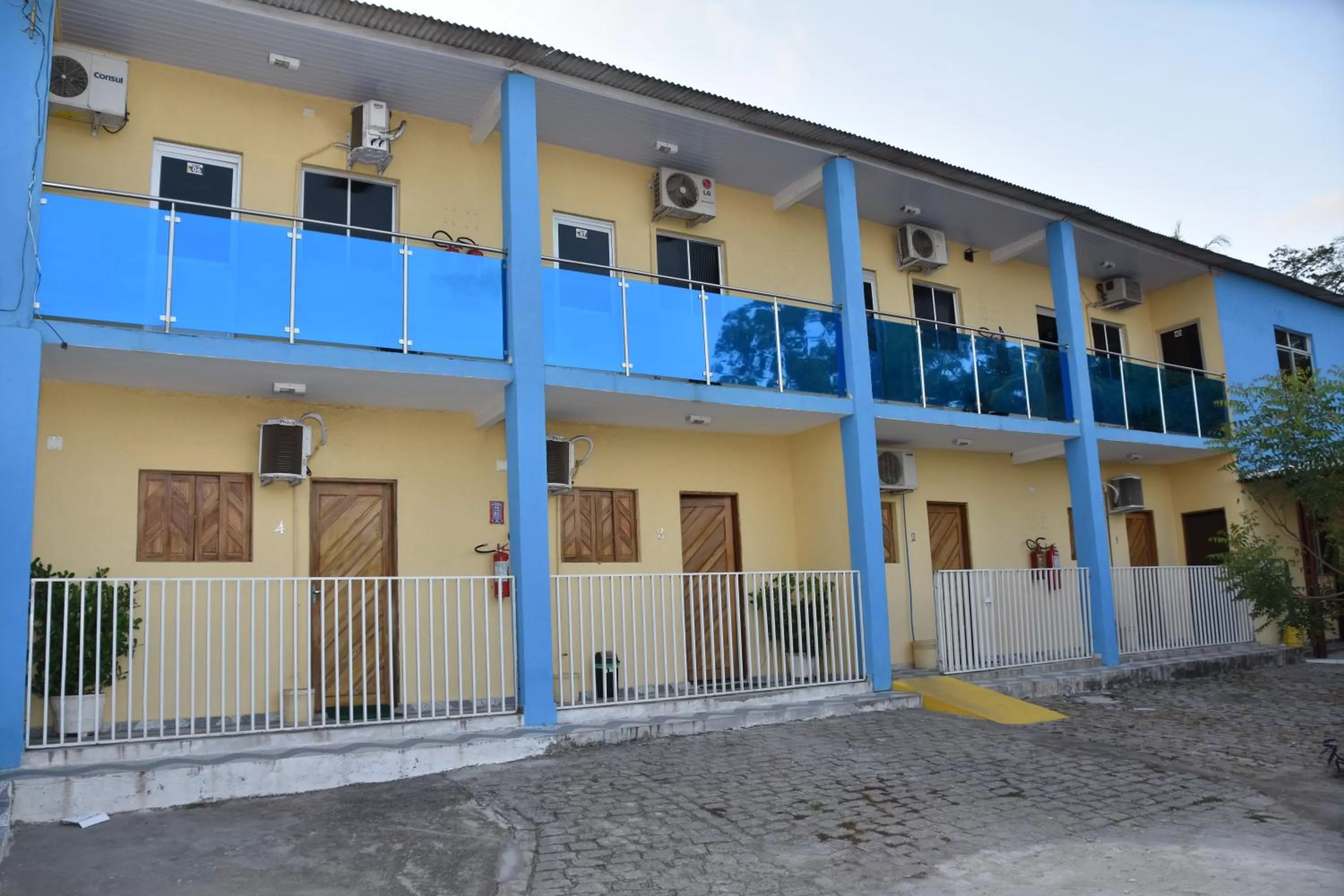 Facade/entrance, Property Building in Pousada e Posto Amigão