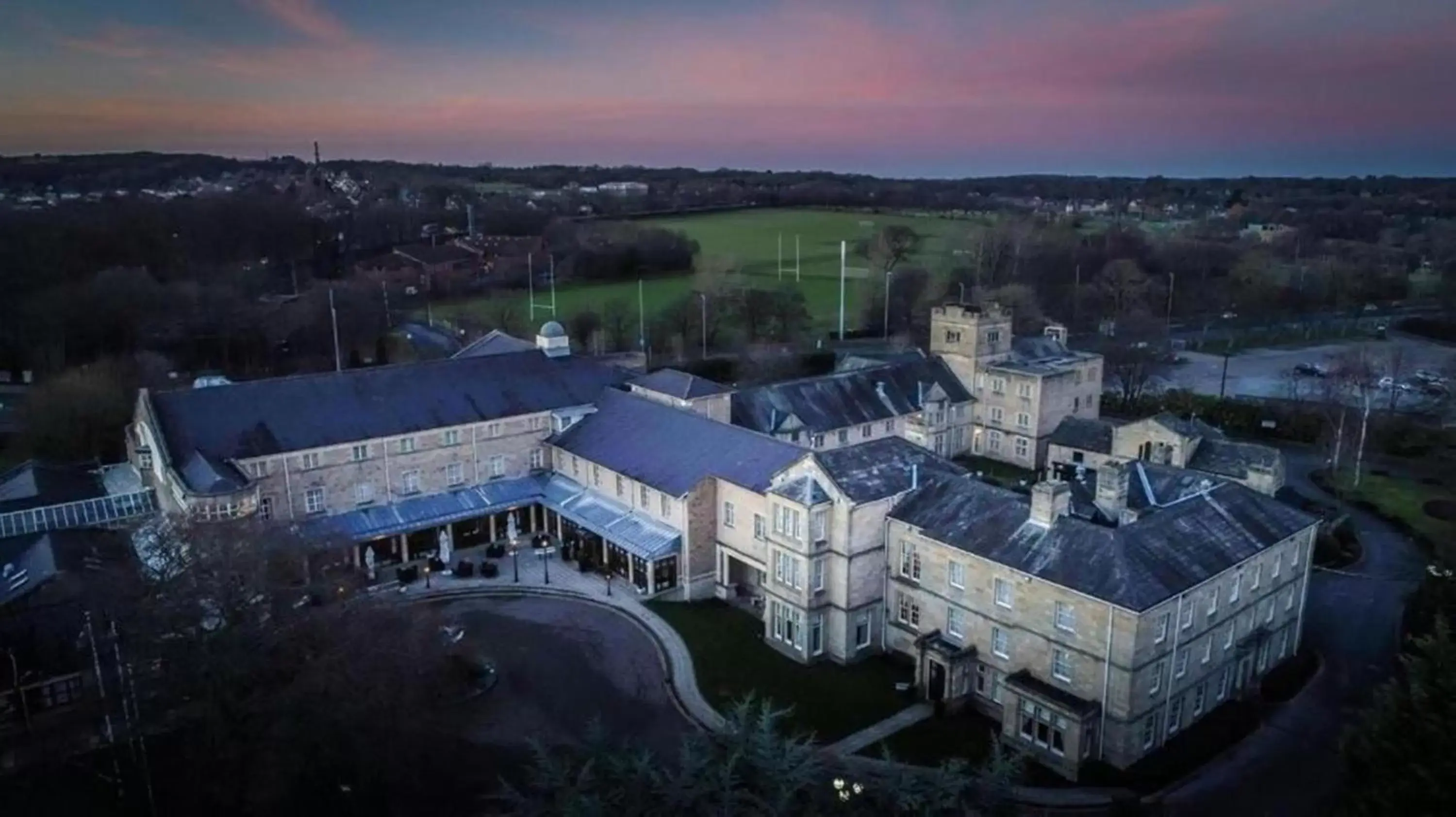 Property building, Bird's-eye View in Weetwood Hall Estate