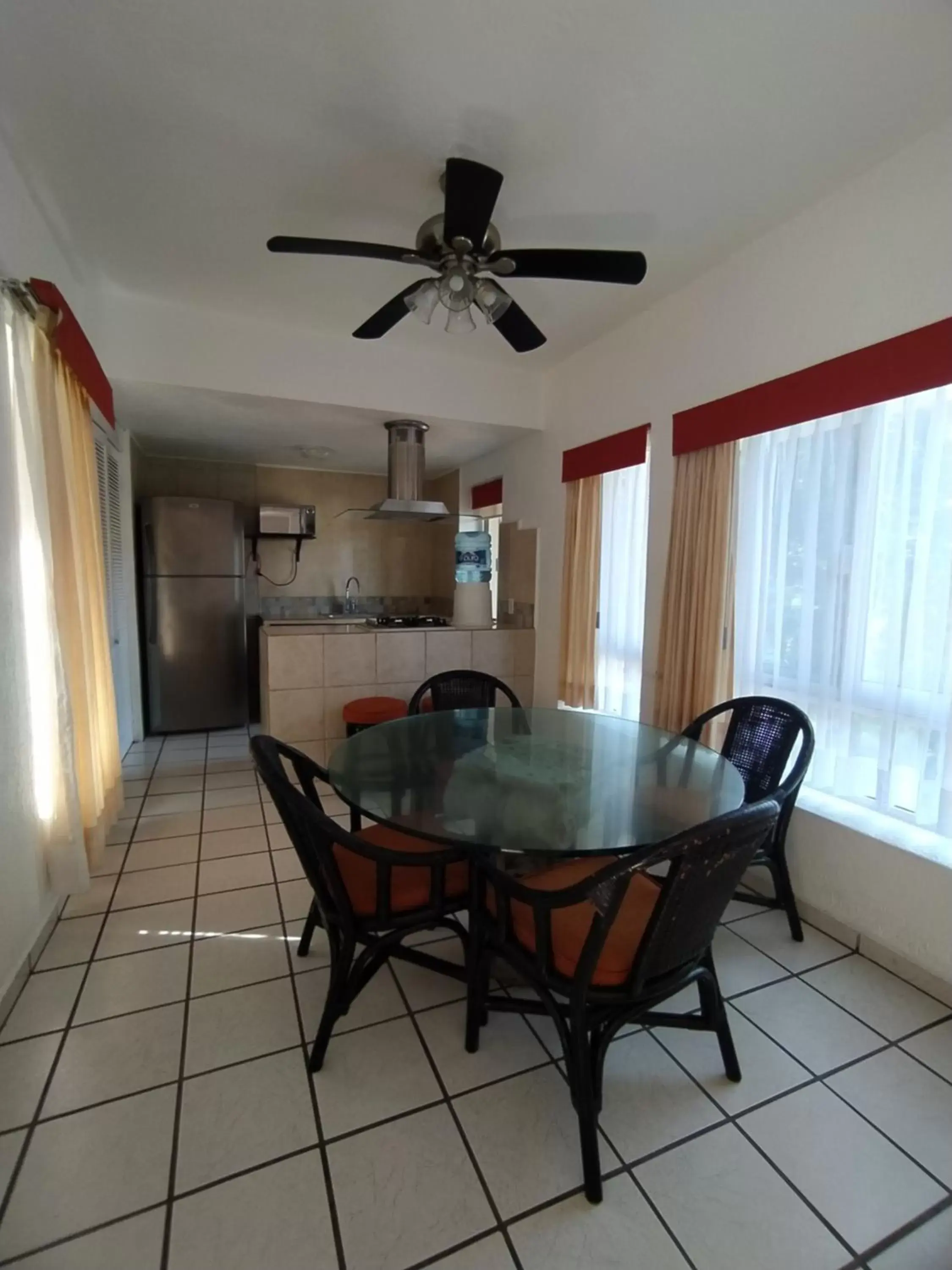 kitchen, Dining Area in Villas del Palmar Manzanillo with Beach Club