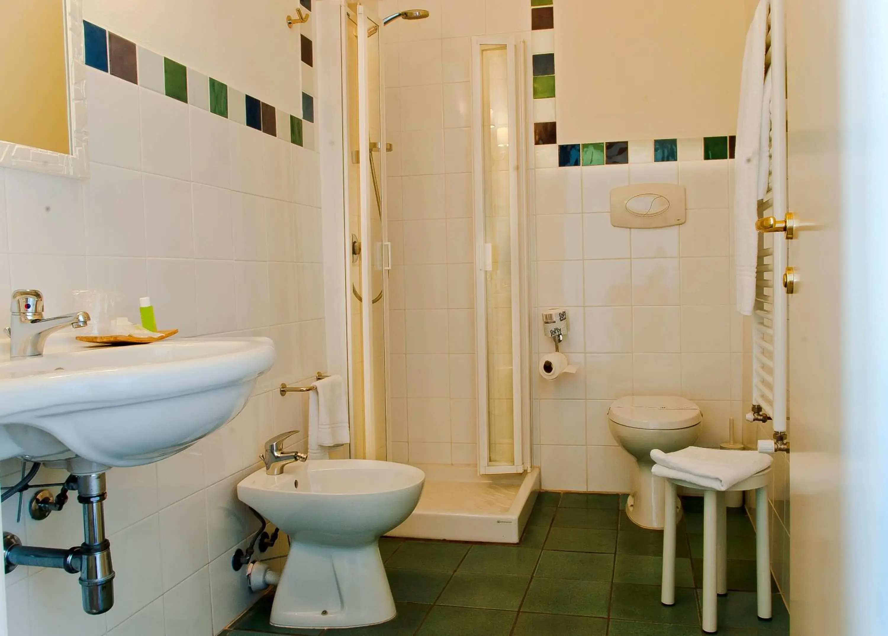 Shower, Bathroom in Hotel San Miniato