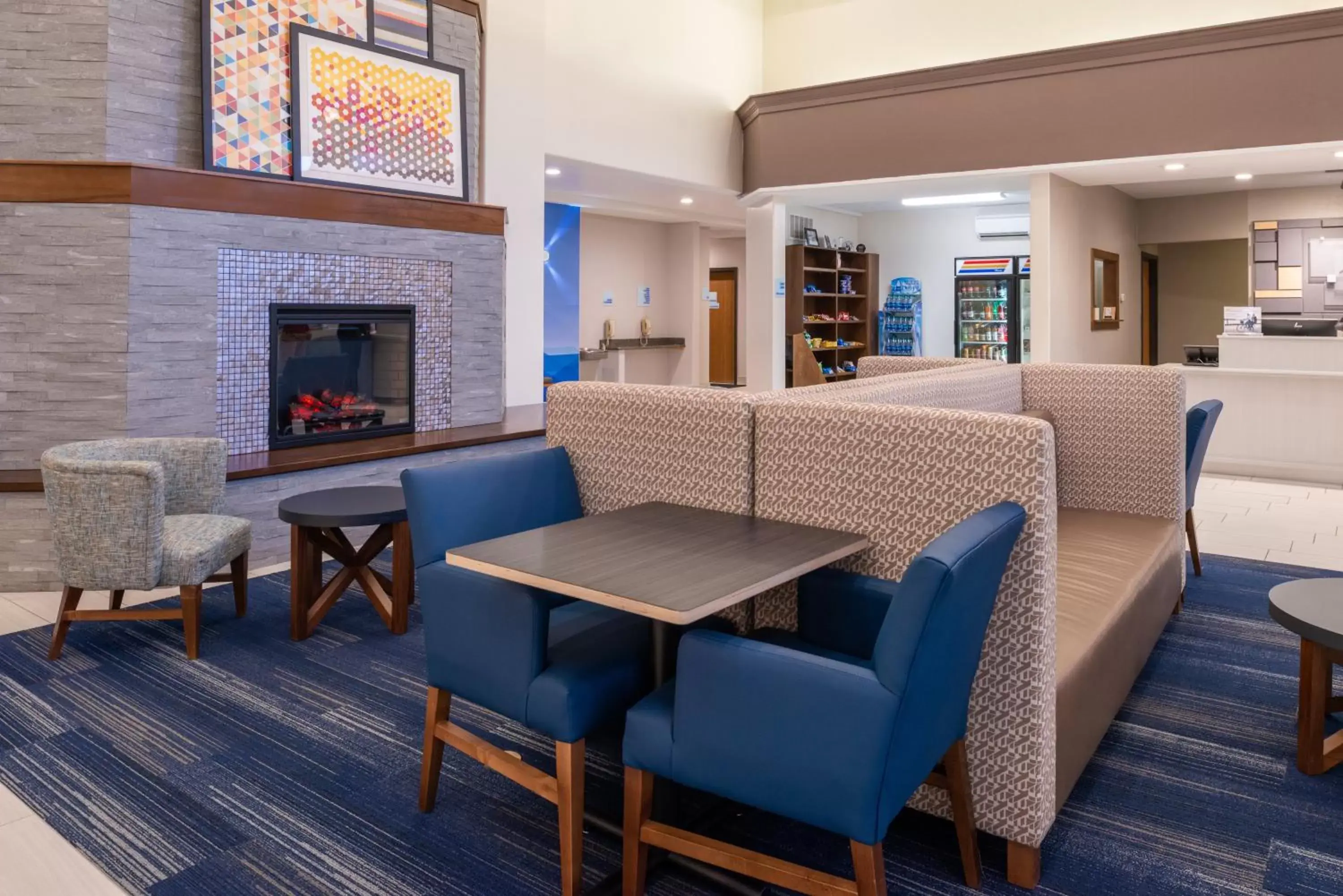 Property building, Lounge/Bar in Holiday Inn Express Hotel & Suites Gunnison, an IHG Hotel