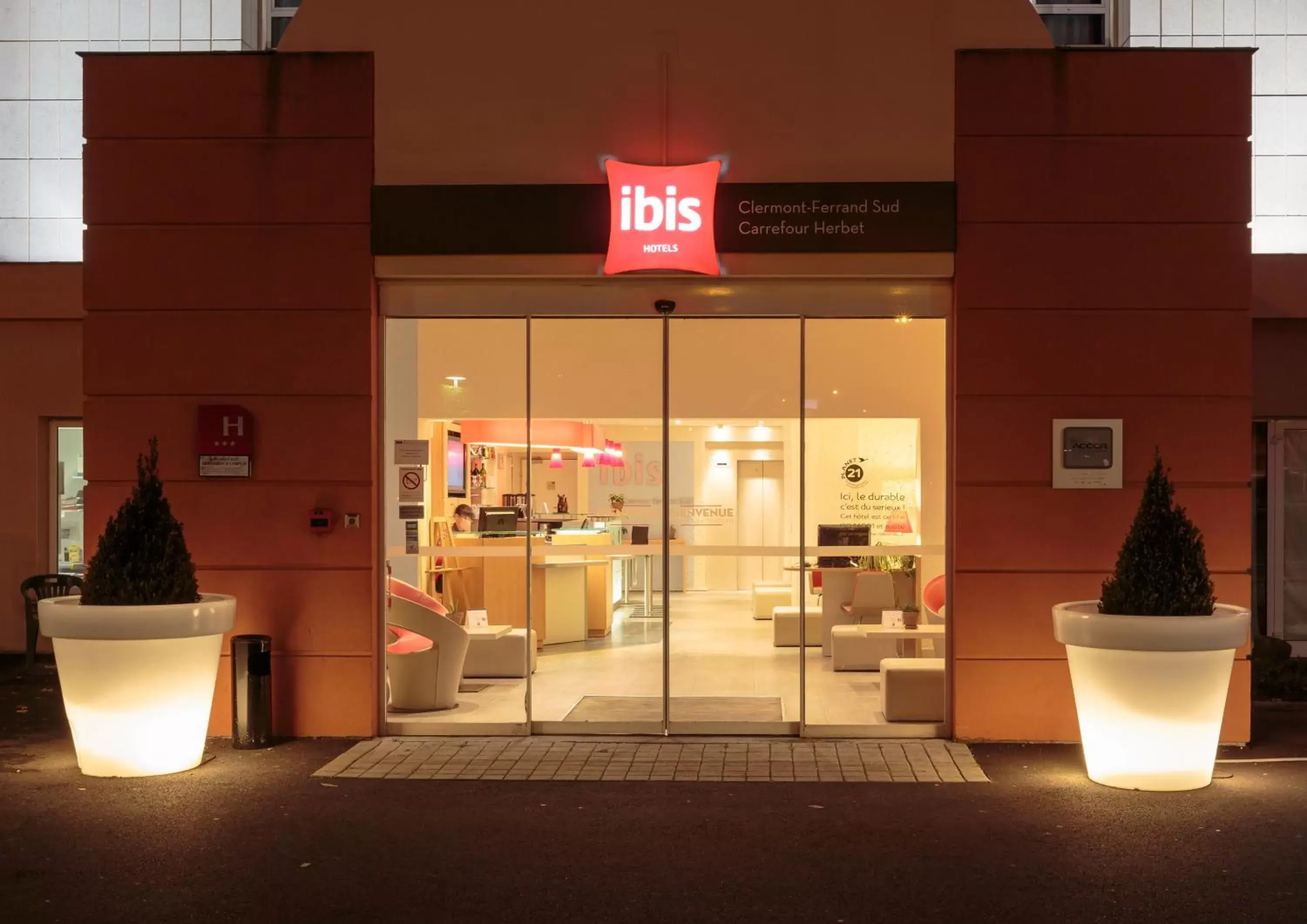 Facade/entrance in ibis Clermont Ferrand Sud Herbet Facade/entrance in ibis Clermont Ferrand Sud Herbet