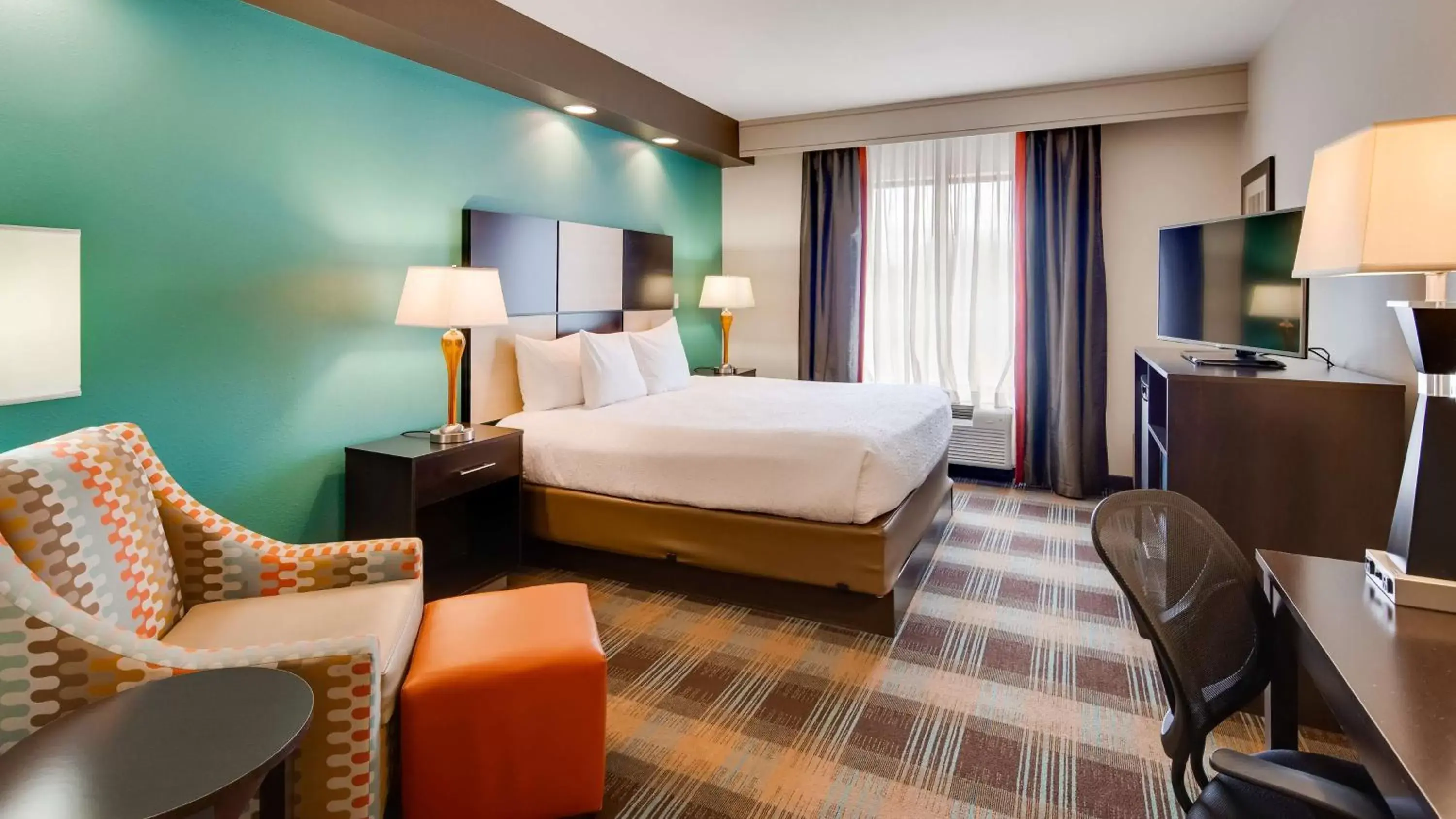 Photo of the whole room, Bed in Best Western Plus Atrium Inn & Suites Photo of the whole room, Bed in Best Western Plus Atrium Inn & Suites