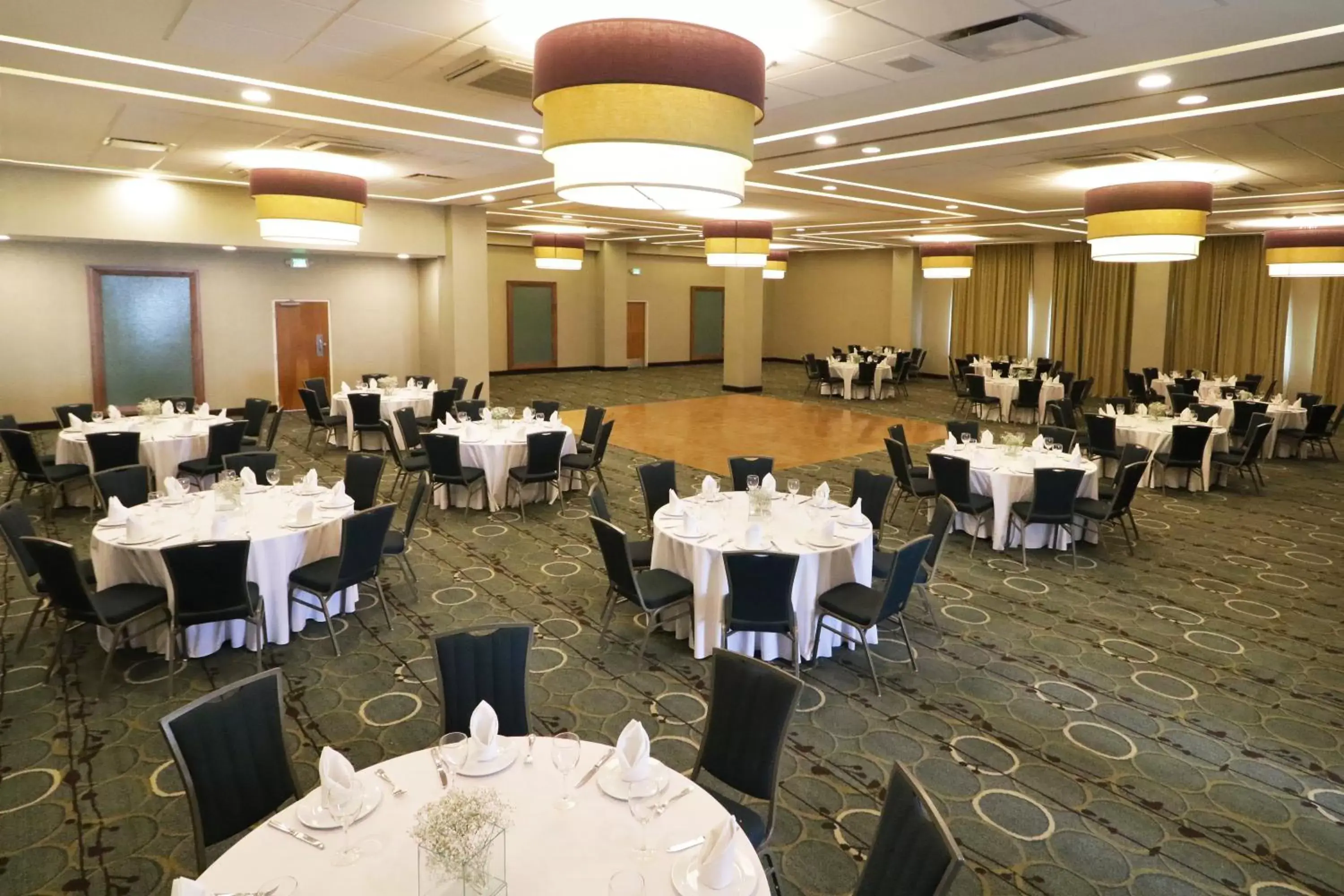 Banquet/Function facilities, Restaurant/Places to Eat in Holiday Inn Hotel & Suites Hermosillo Aeropuerto, an IHG Hotel