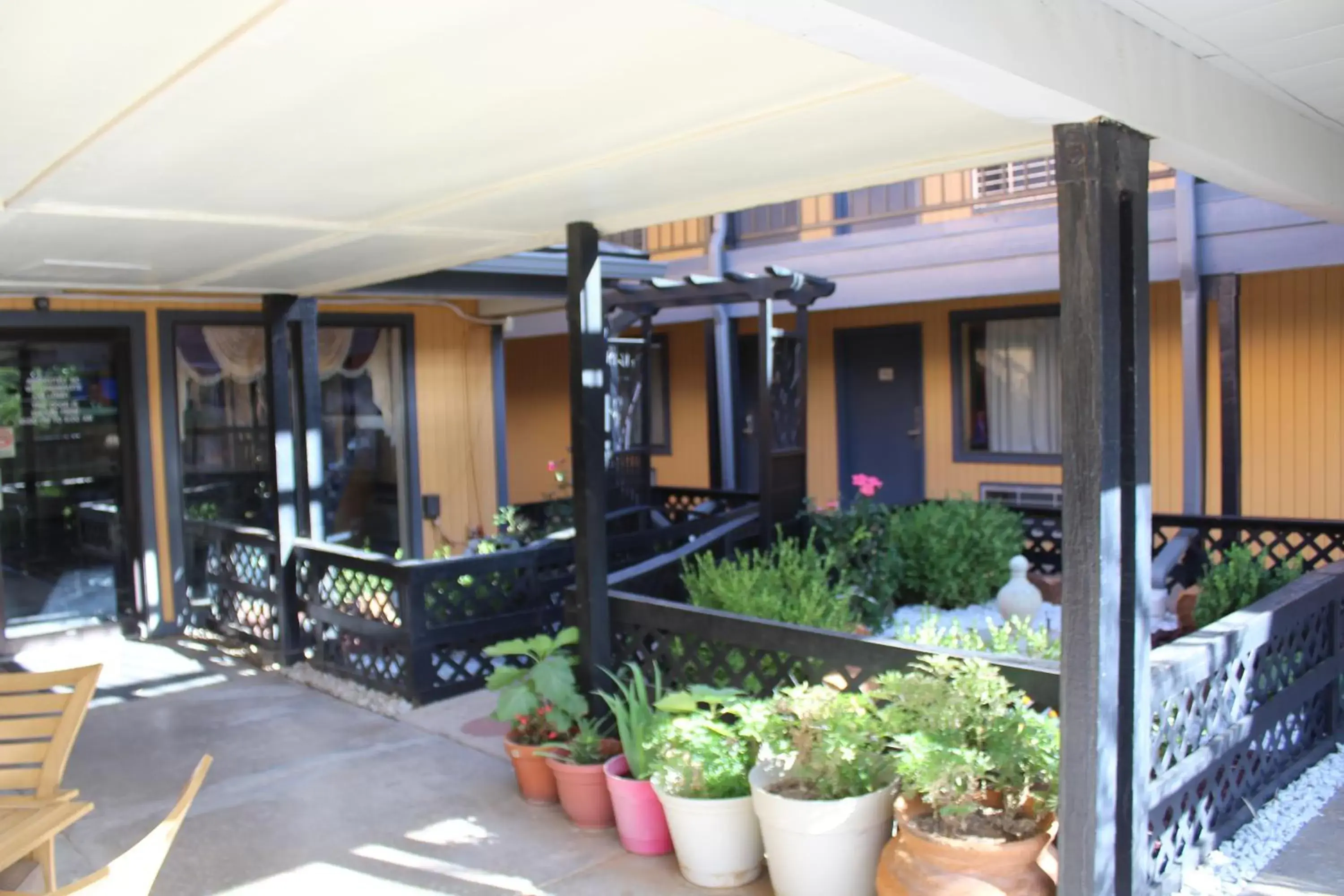 Garden, Patio/Outdoor Area in The Executive Inn & Suites