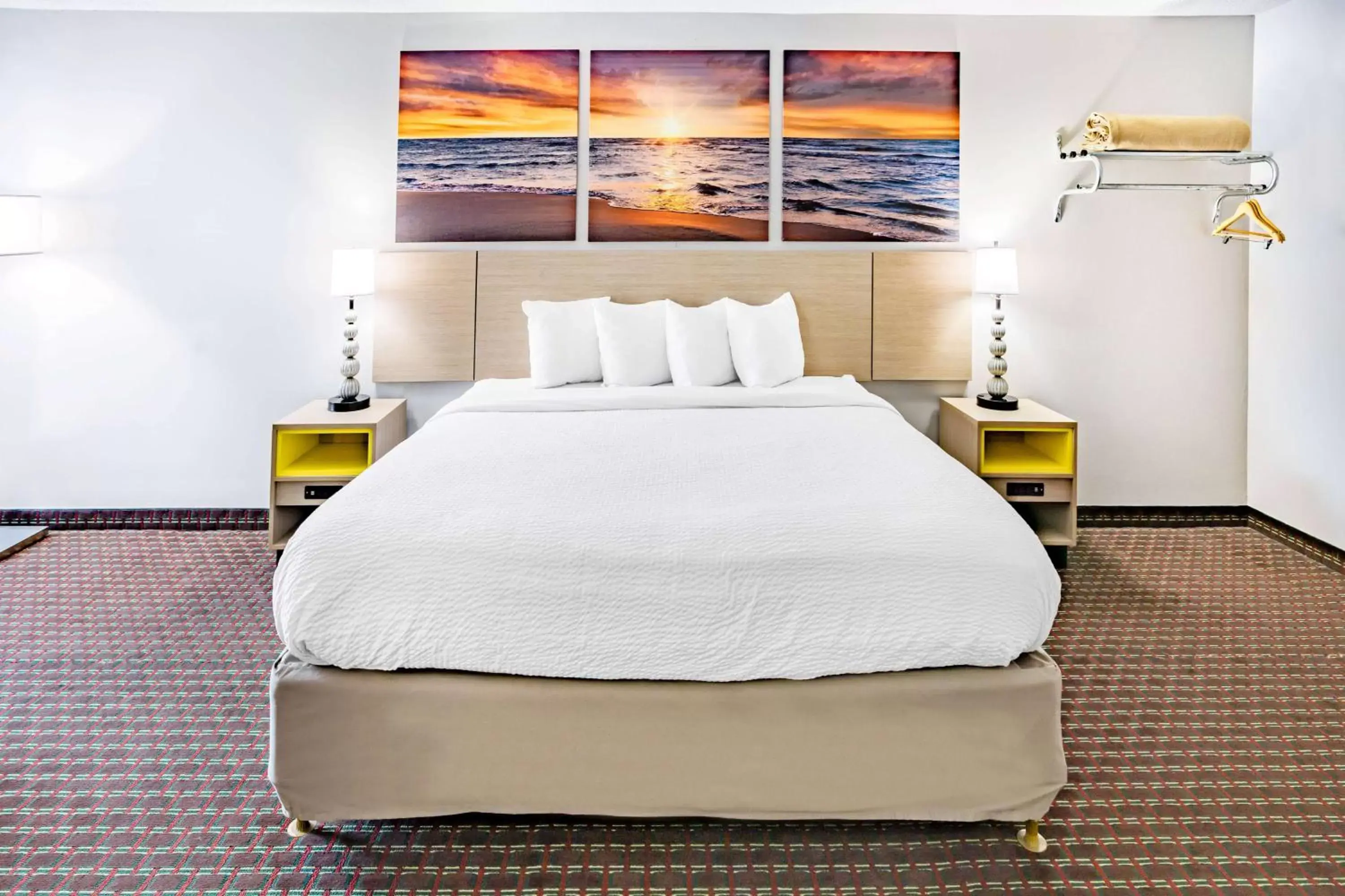 Photo of the whole room, Bed in Days Inn by Wyndham Hartsfield Jackson Atlanta Airport West