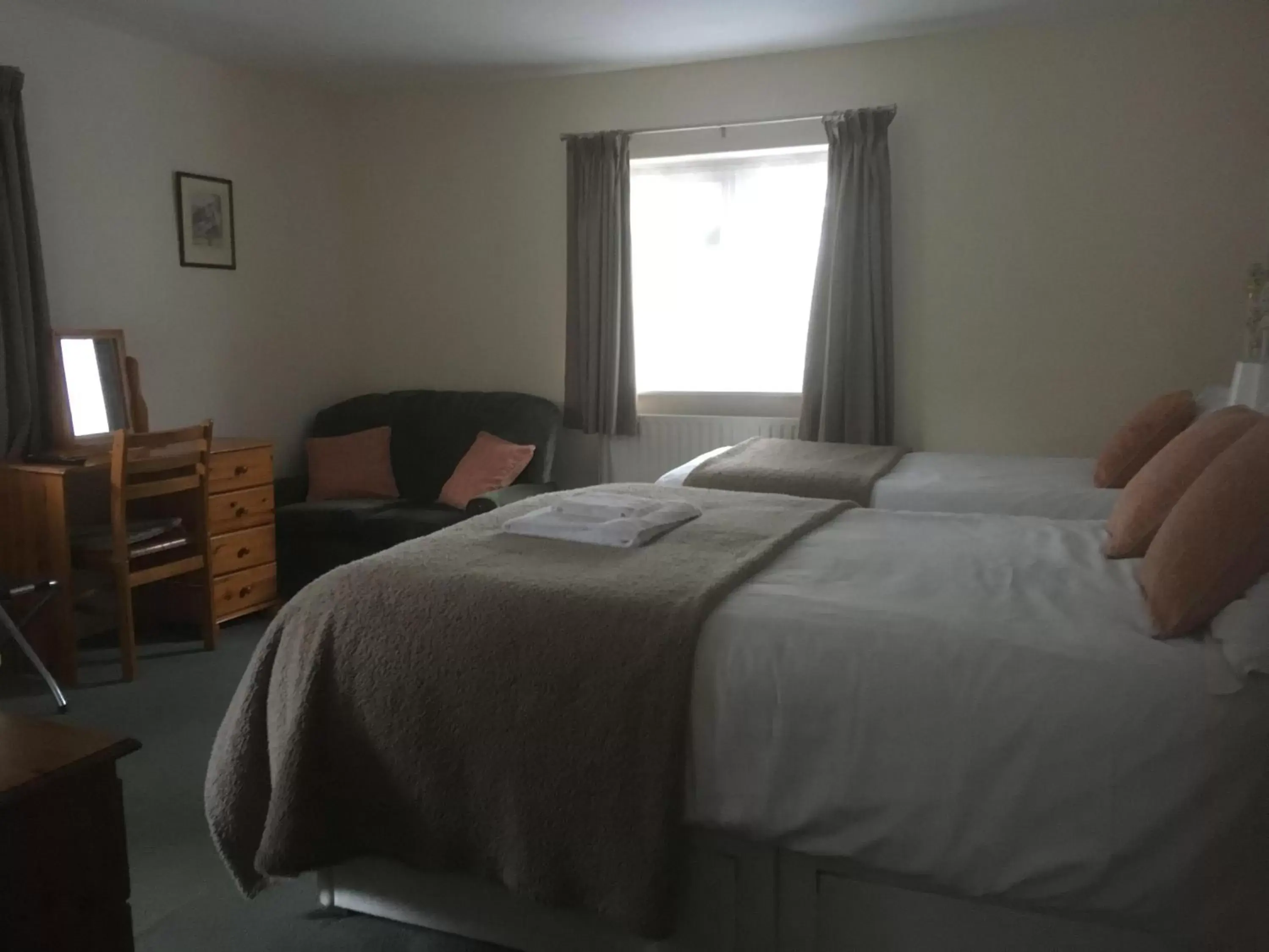 Bedroom, Bed in Grove House Guest House