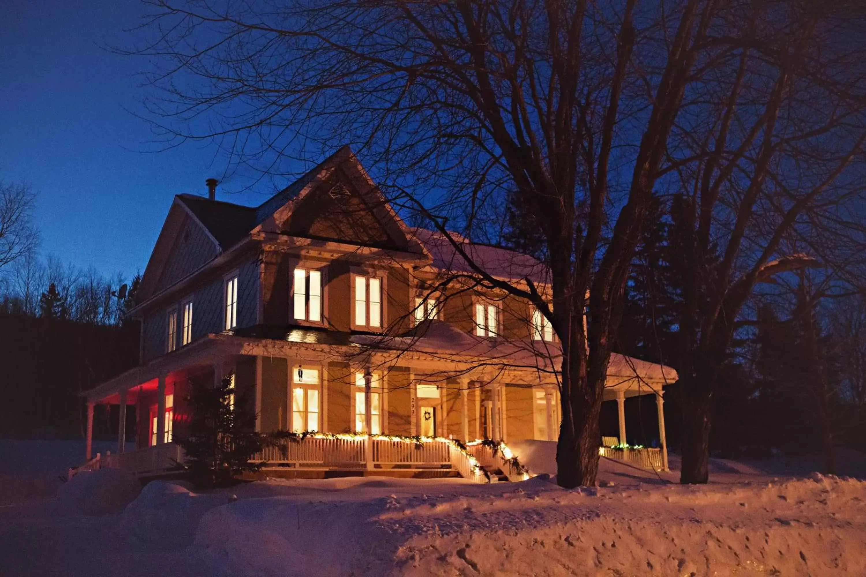 Property building, Winter in Auberge Carpe Diem