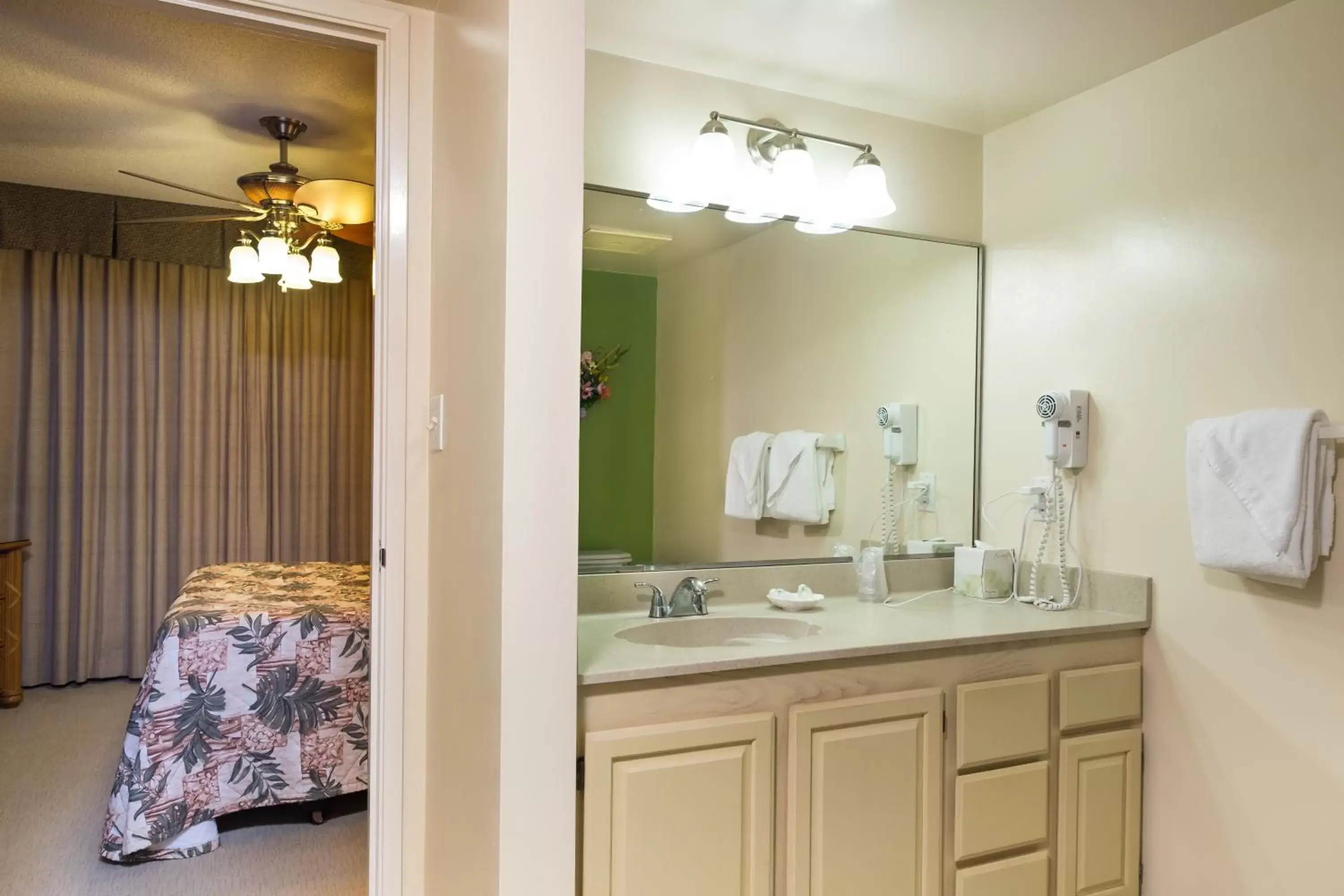 Bathroom in Kahana Falls Resort