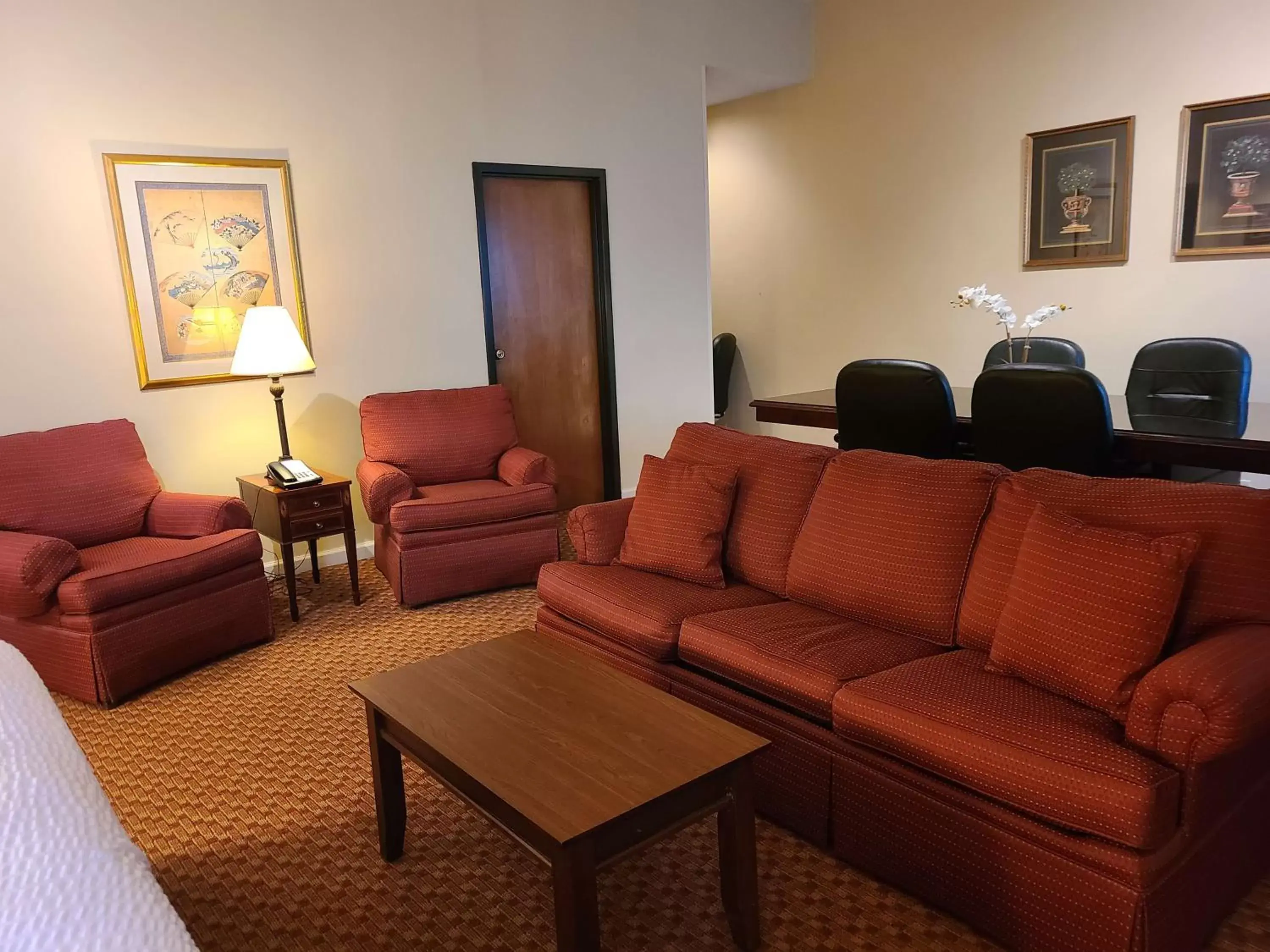 Bedroom, Seating Area in Best Western Hickory