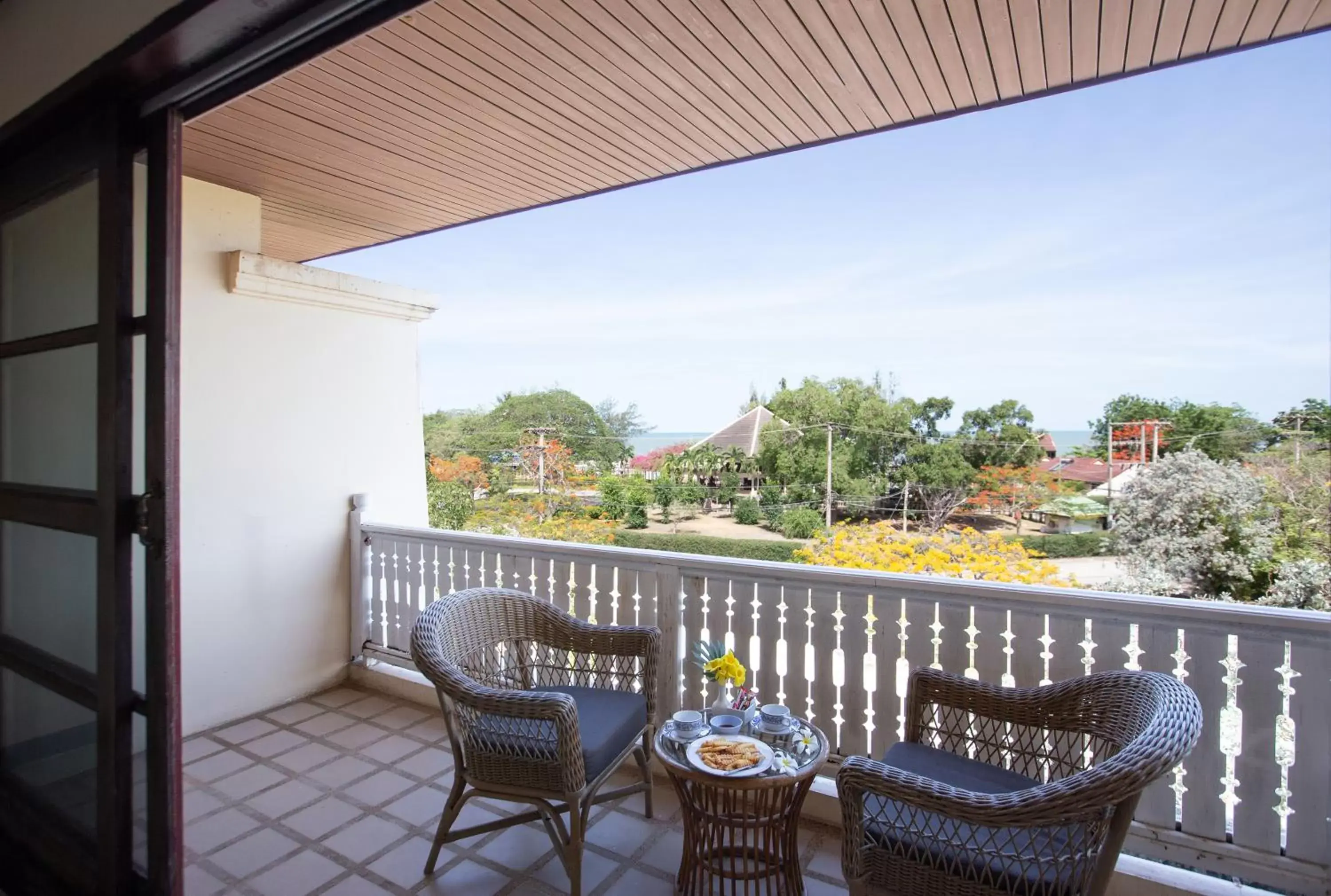 Bed, Balcony/Terrace in Eurasia Cha-Am Lagoon