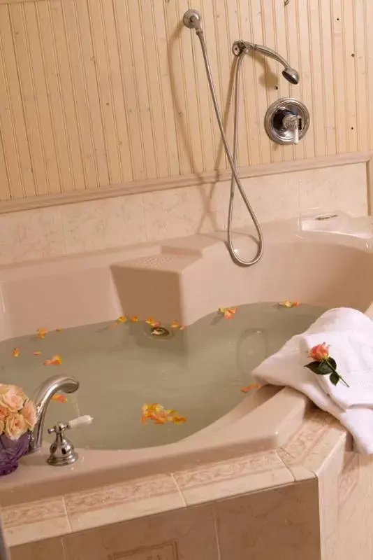 King Suite in Blue Heron Inn King Suite in Blue Heron Inn