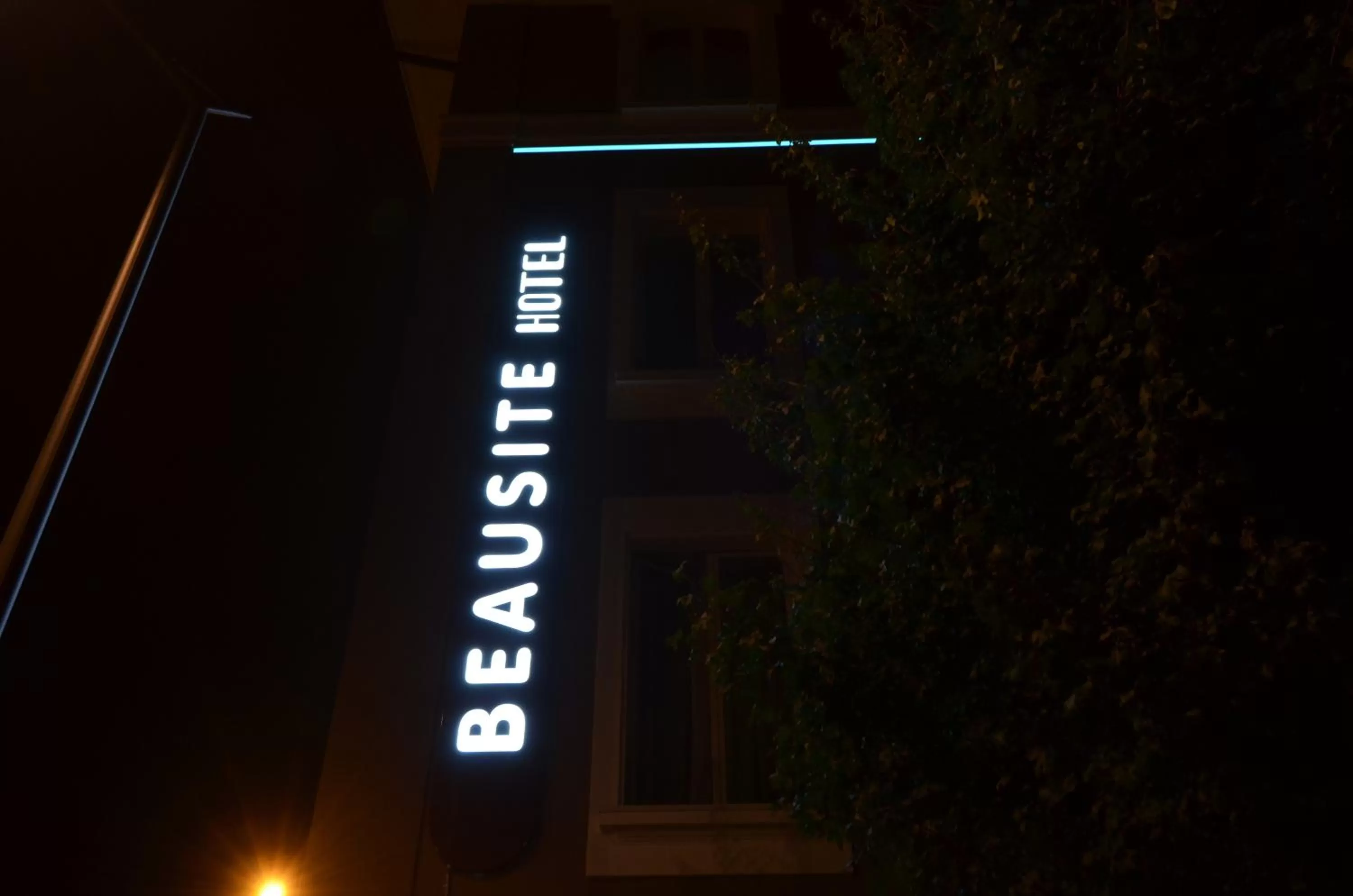 Property logo or sign in Beausite