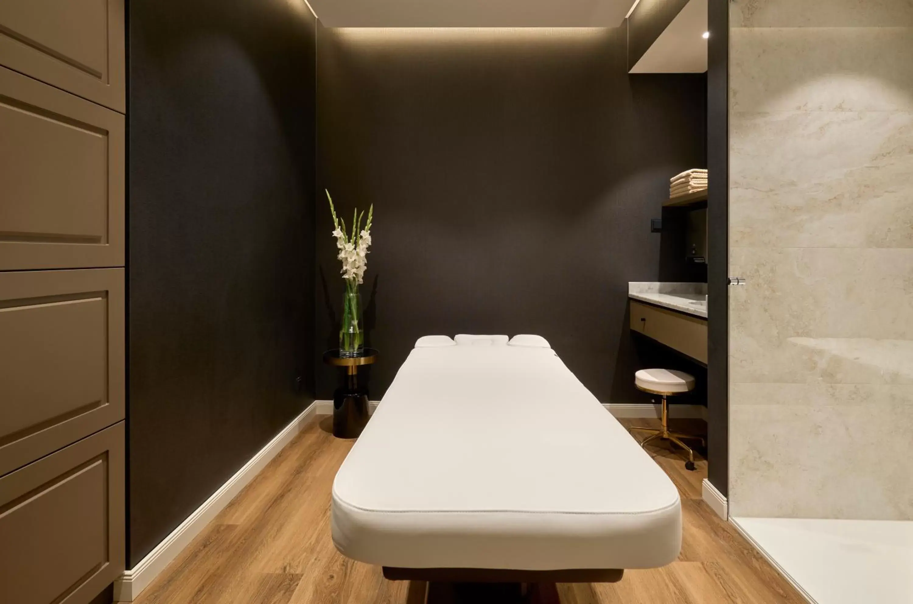 Spa and wellness centre/facilities, Bathroom in Hotel Saski Krakow Curio Collection by Hilton