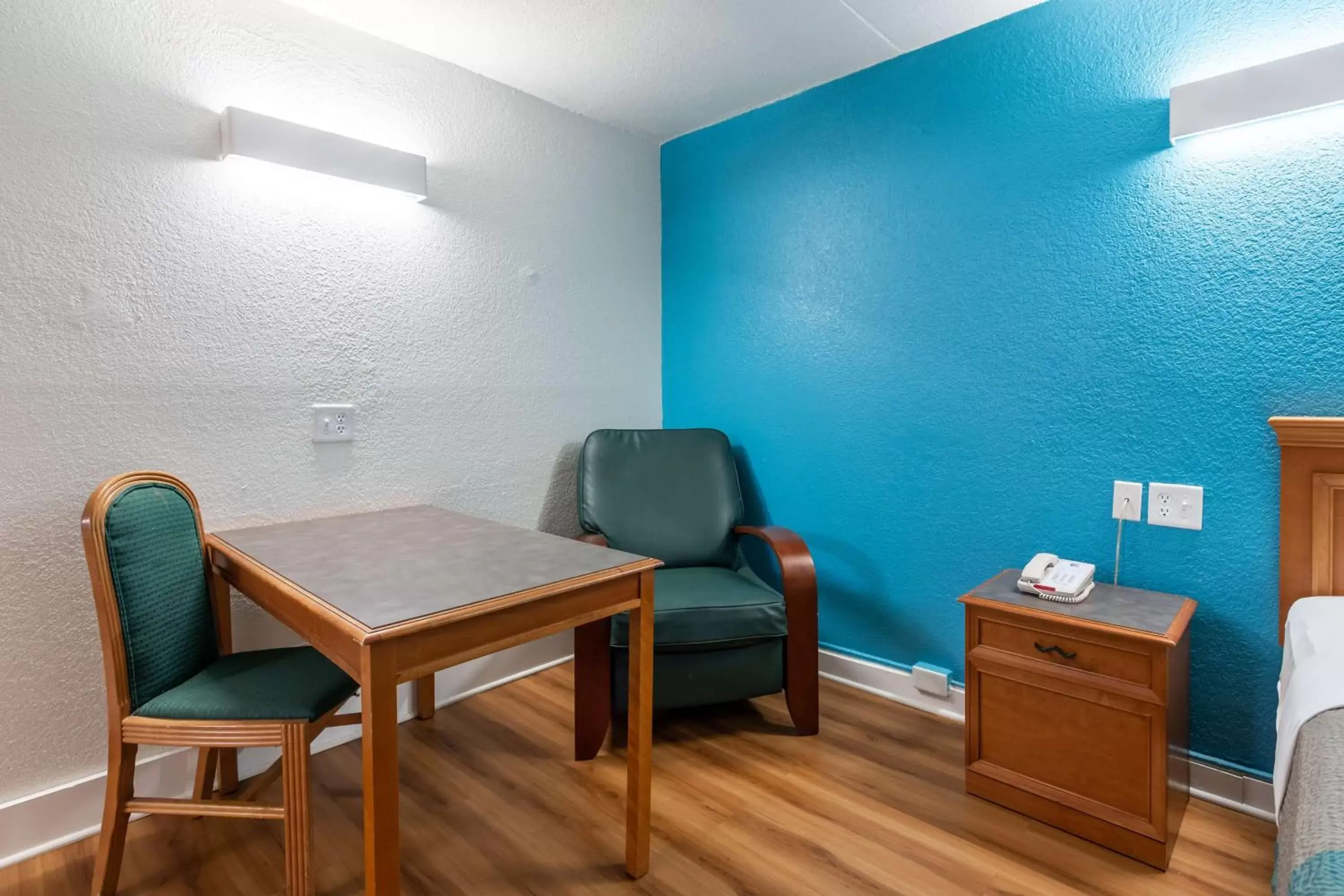 Photo of the whole room, Seating Area in Motel 6-North Little Rock, AR - McCain