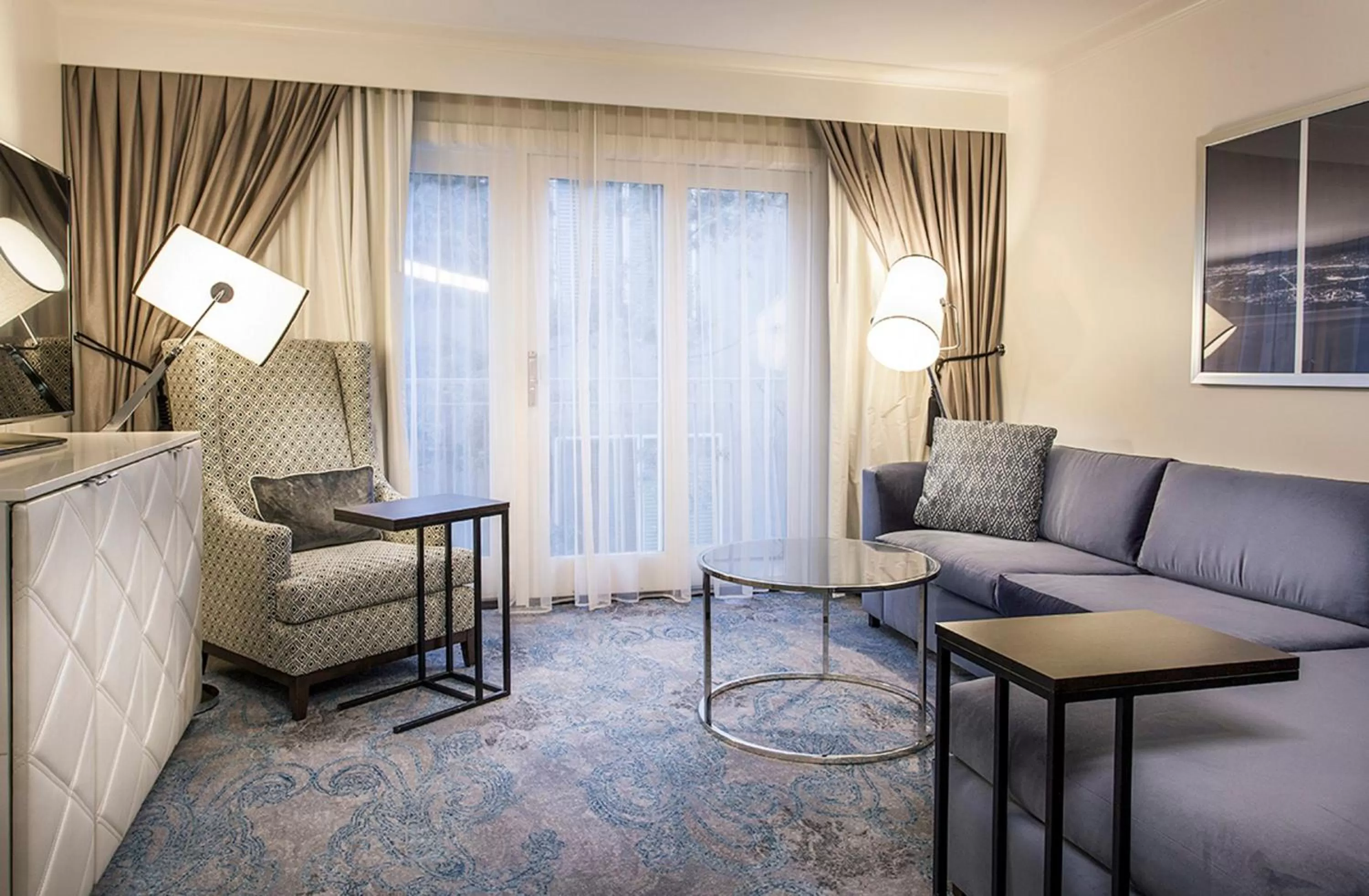 Living room in Hotel Amarano Burbank-Hollywood