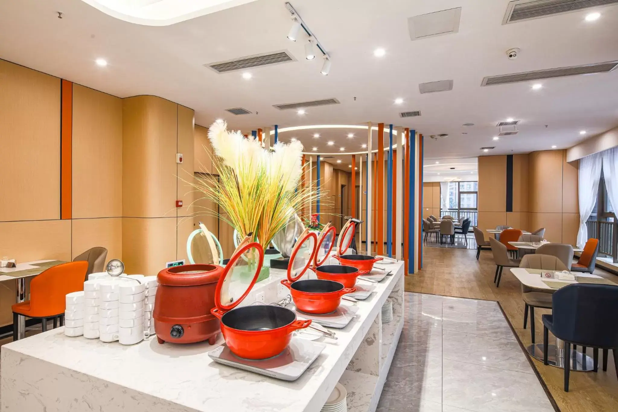 Restaurant/places to eat in Holiday Inn Express Chongqing Guanyinqiao , an IHG Hotel