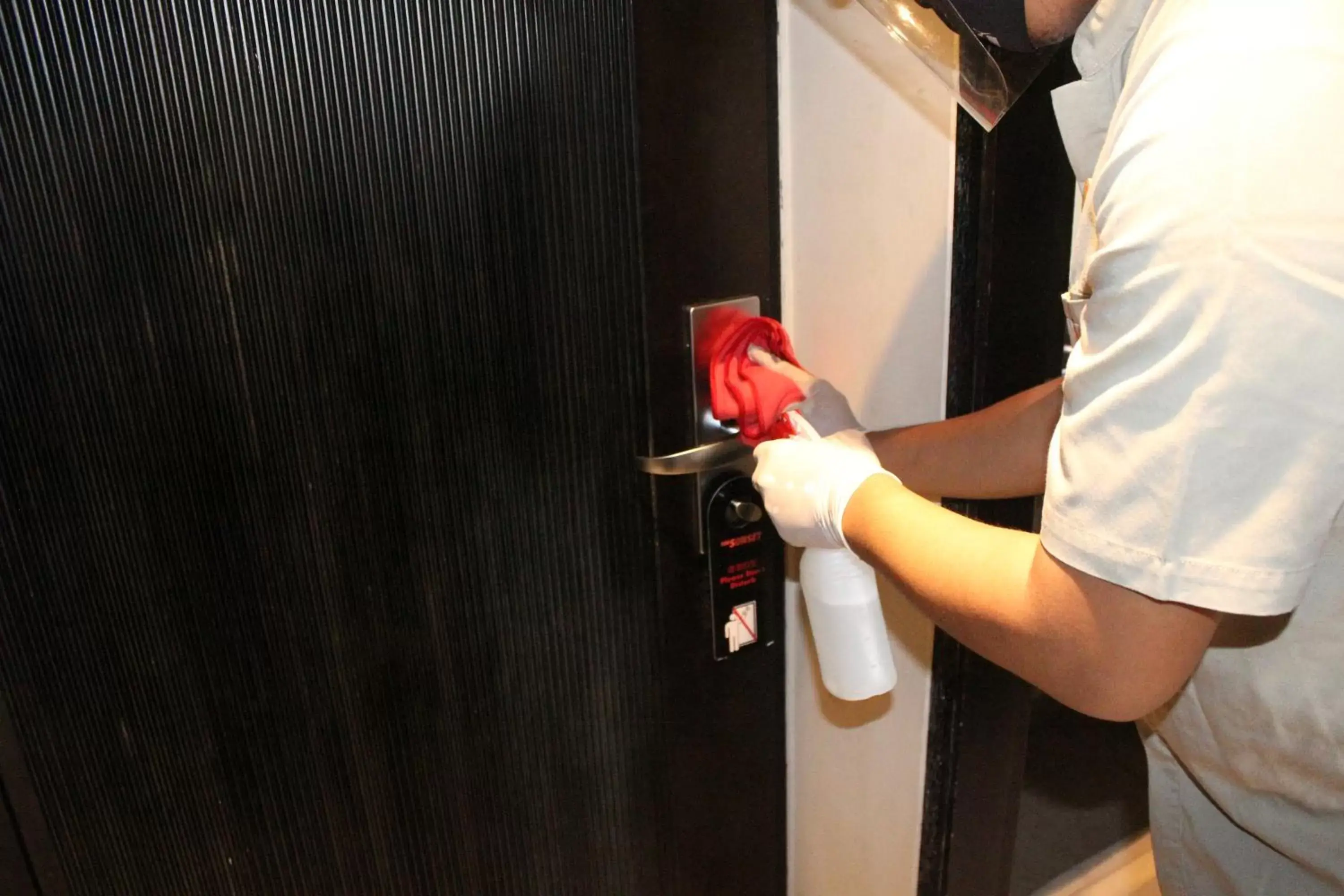 Bedroom in 100 Sunset Kuta Hotel & Ballroom Bedroom in 100 Sunset Kuta Hotel & Ballroom