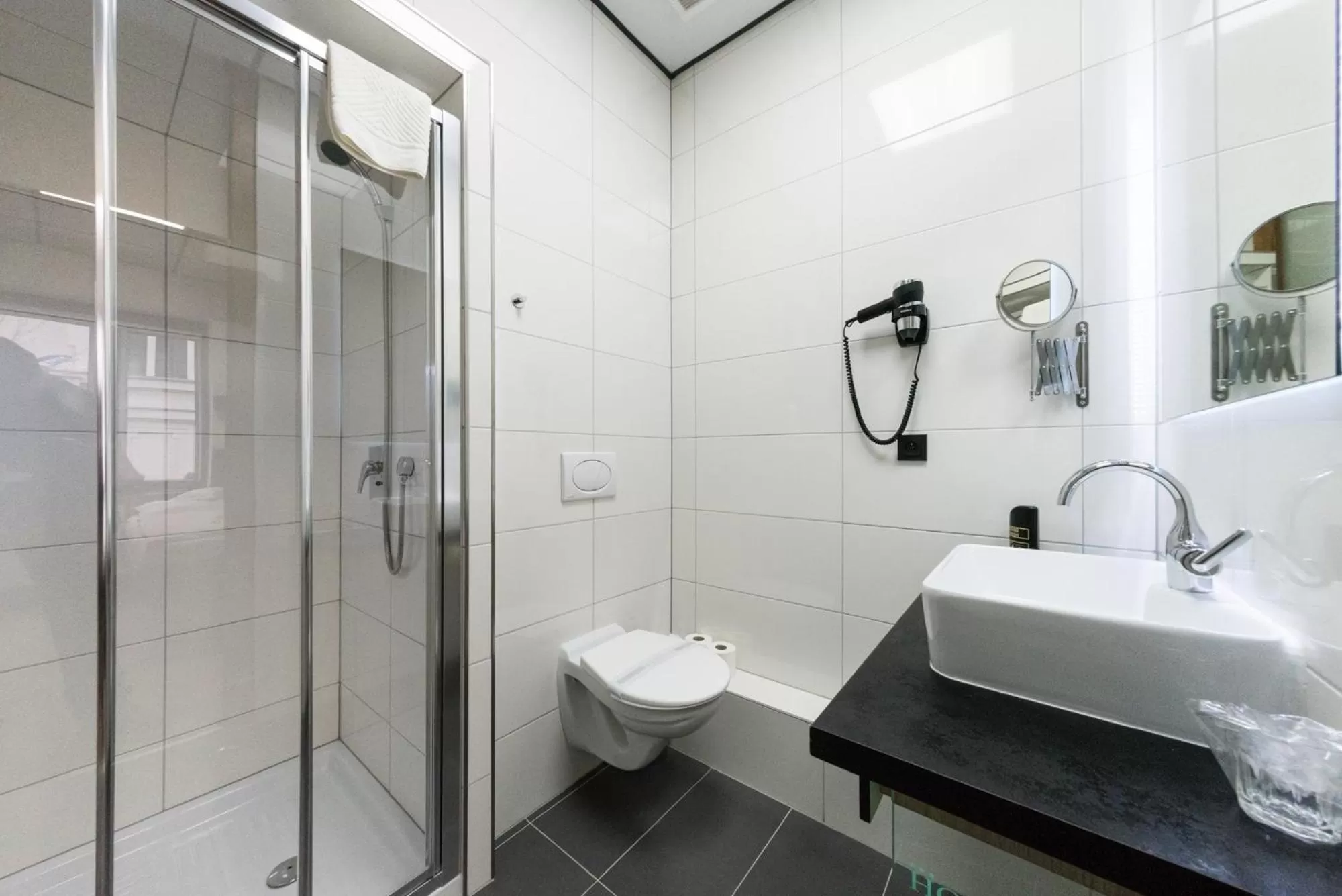 Shower in Hotel Plzeň