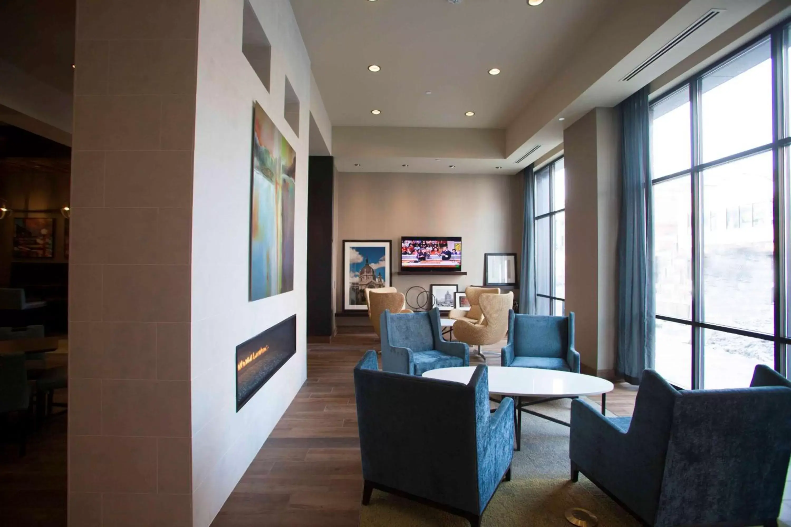 Lobby or reception, Seating Area in Hampton Inn & Suites St. Paul Downtown