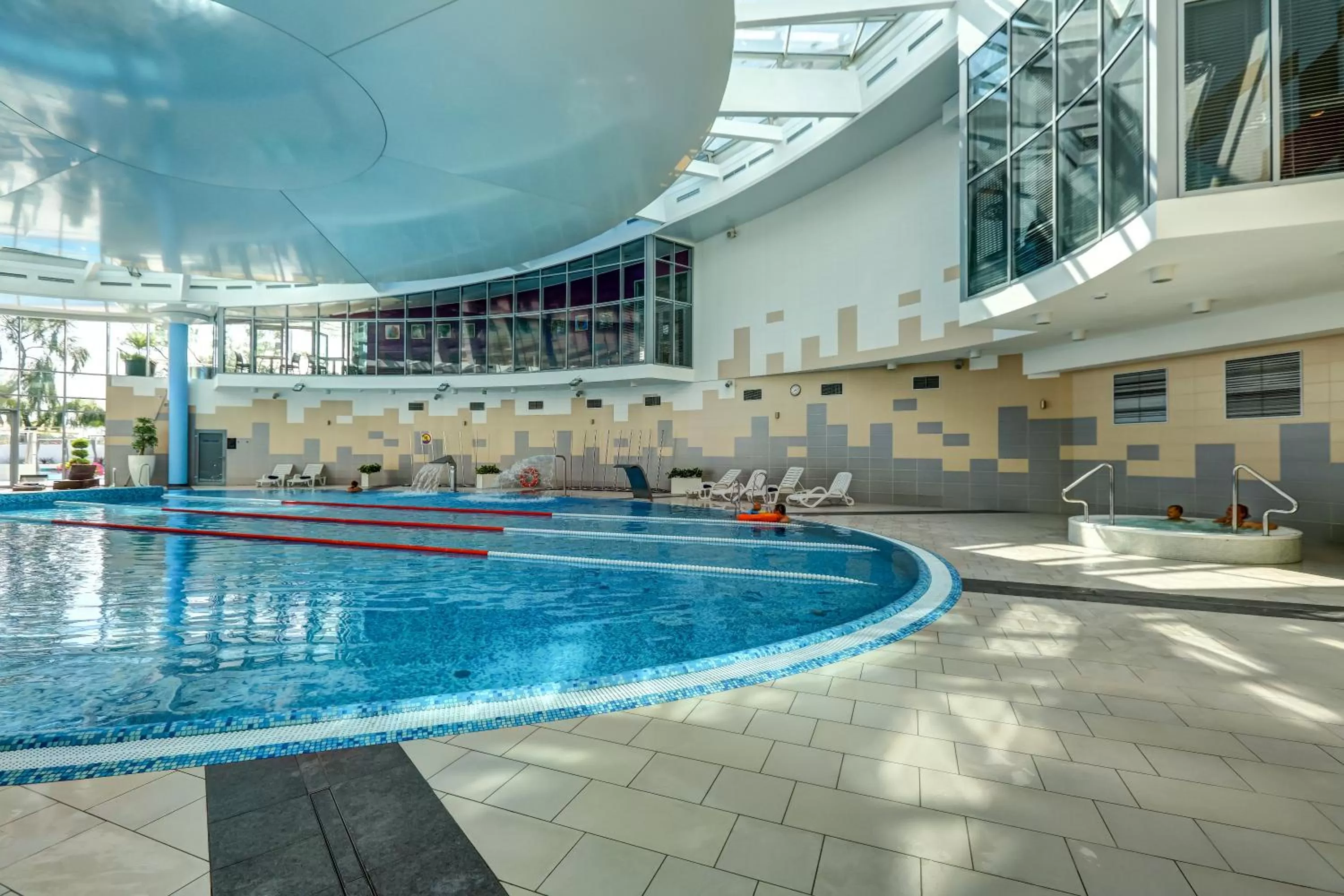 Swimming pool in Copernicus Toruń Hotel