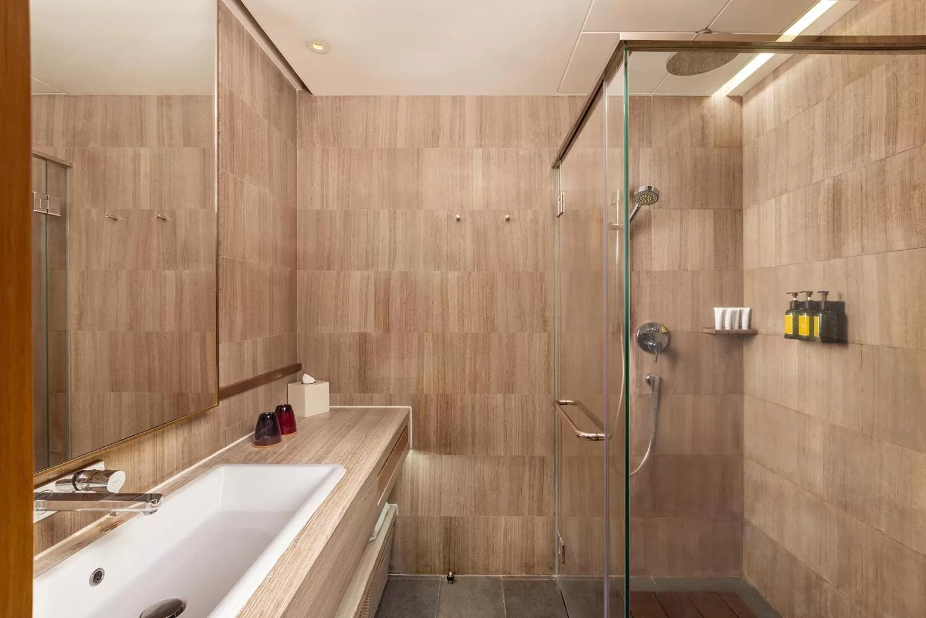 Shower in Nina Hotel Kowloon East