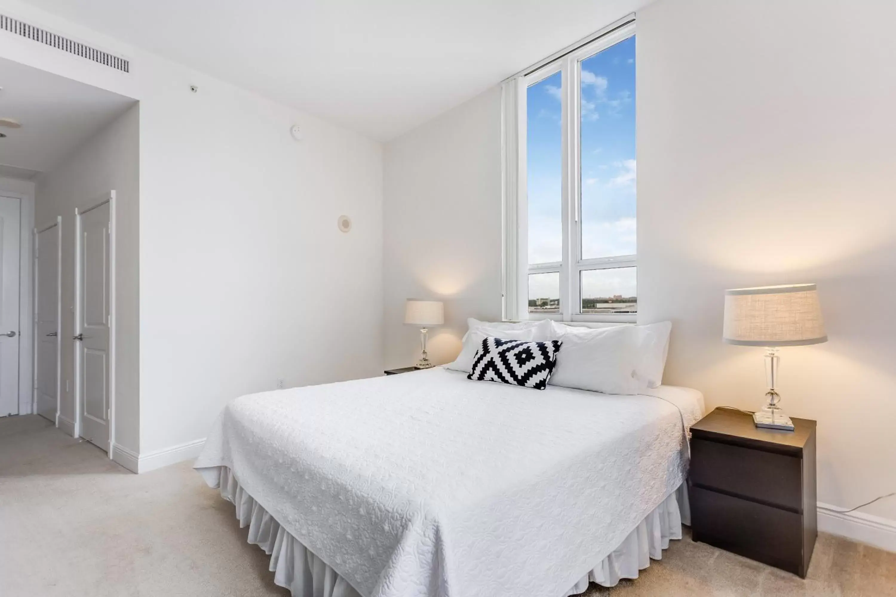 Bedroom, Bed in Dadeland Towers by Miami Vacations