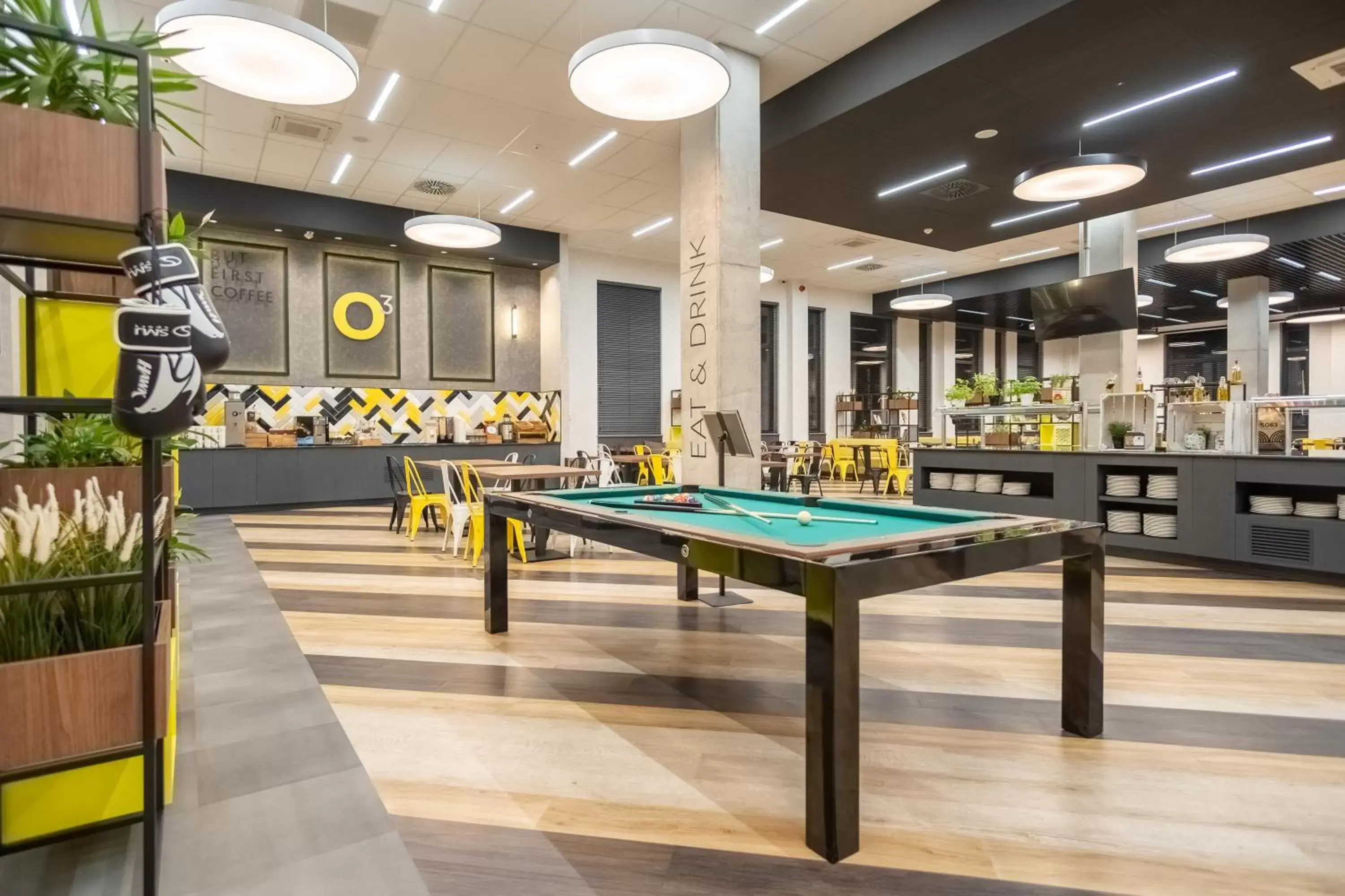 Restaurant/places to eat, Billiards in o3Hotel