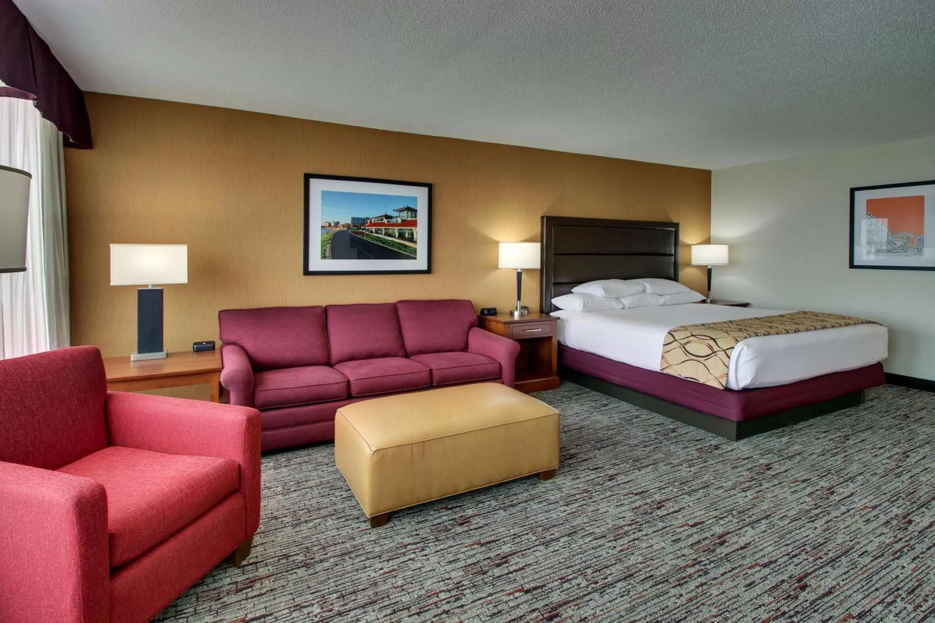 Photo of the whole room in Drury Inn & Suites Evansville East