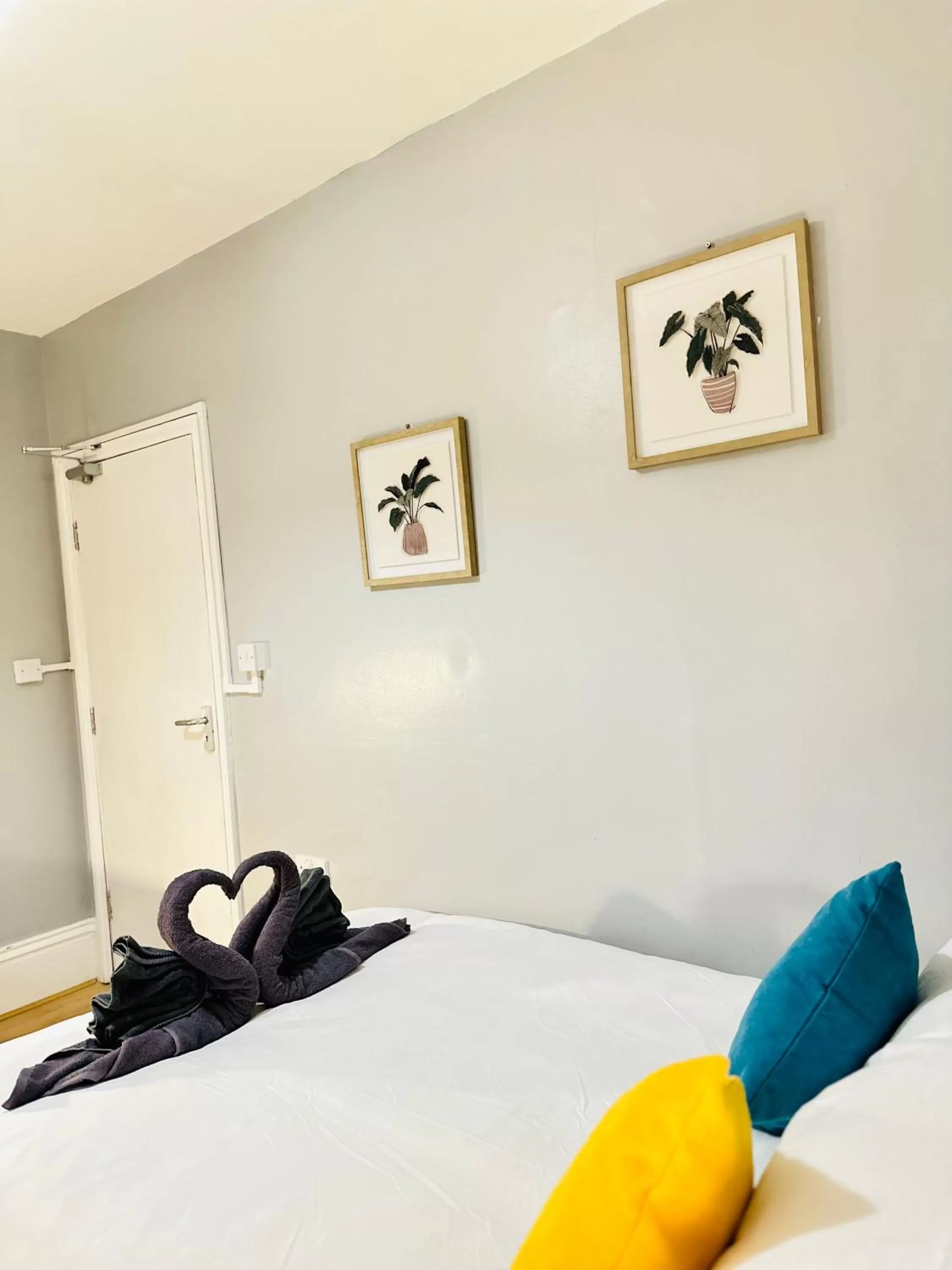 Bed in Sandys Holidays Home