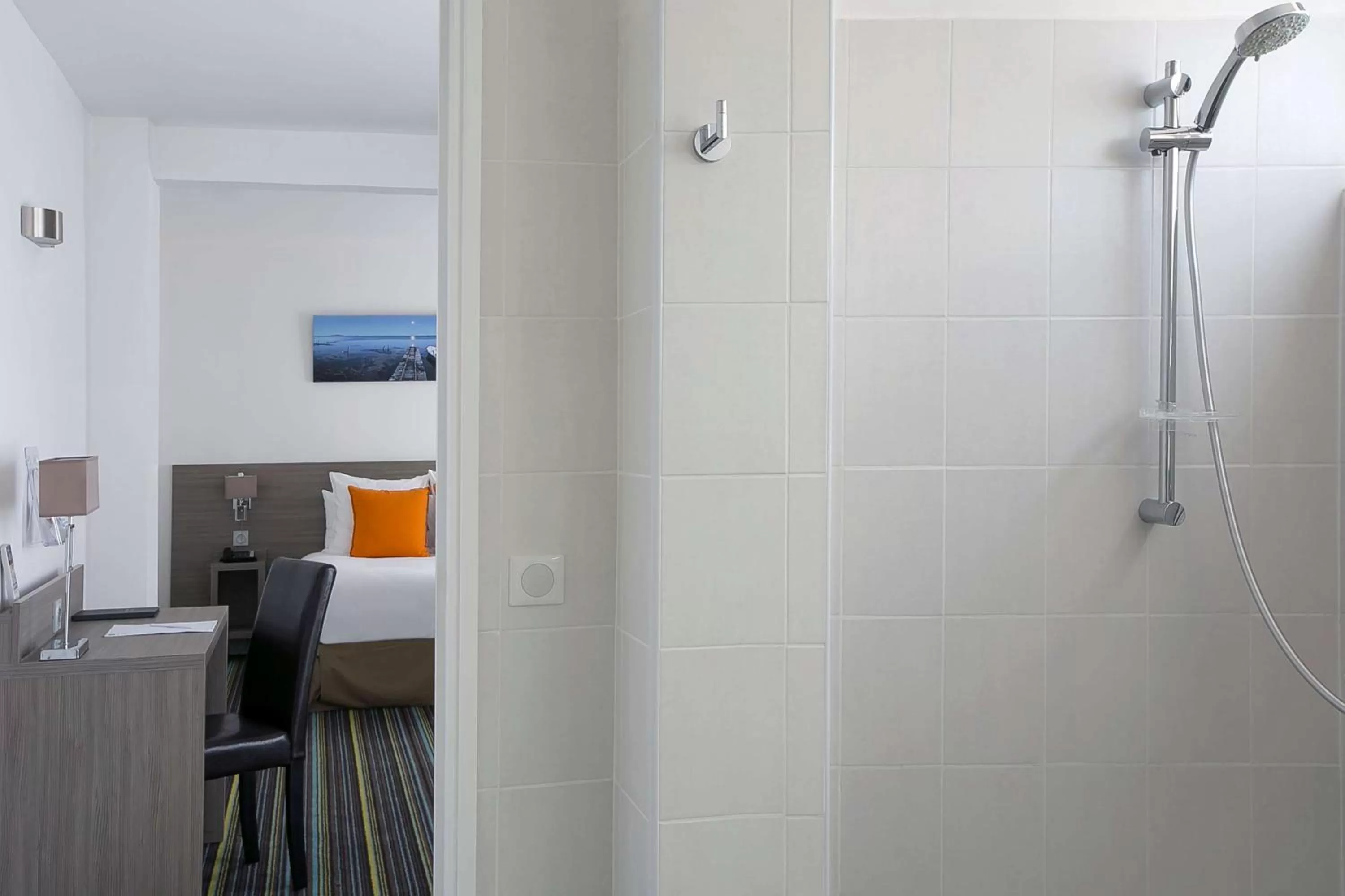 Photo of the whole room in Best Western Hôtel des Thermes - Balaruc les Bains Sète