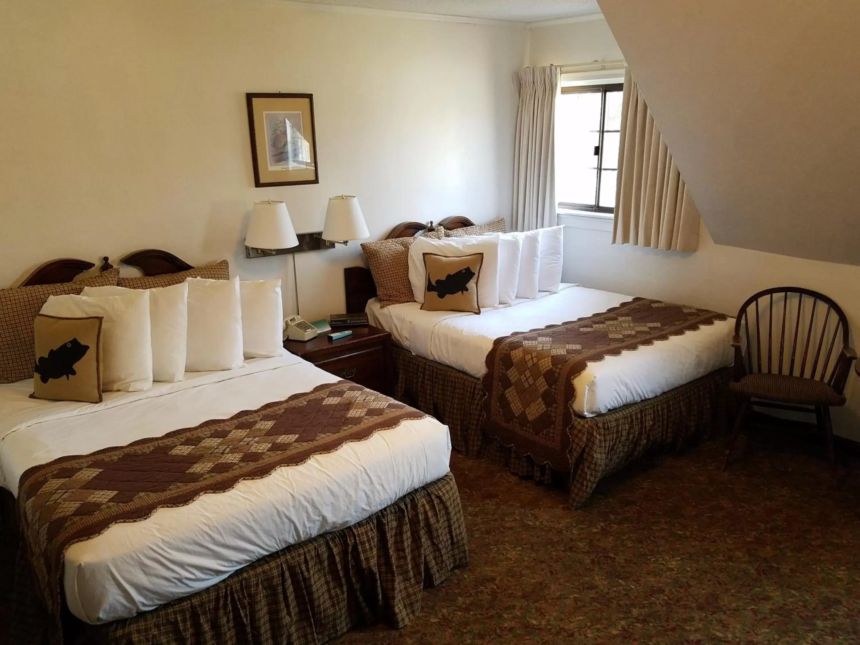 Standard Double Room with Two Double Beds in Potawatomi Inn & Cabins