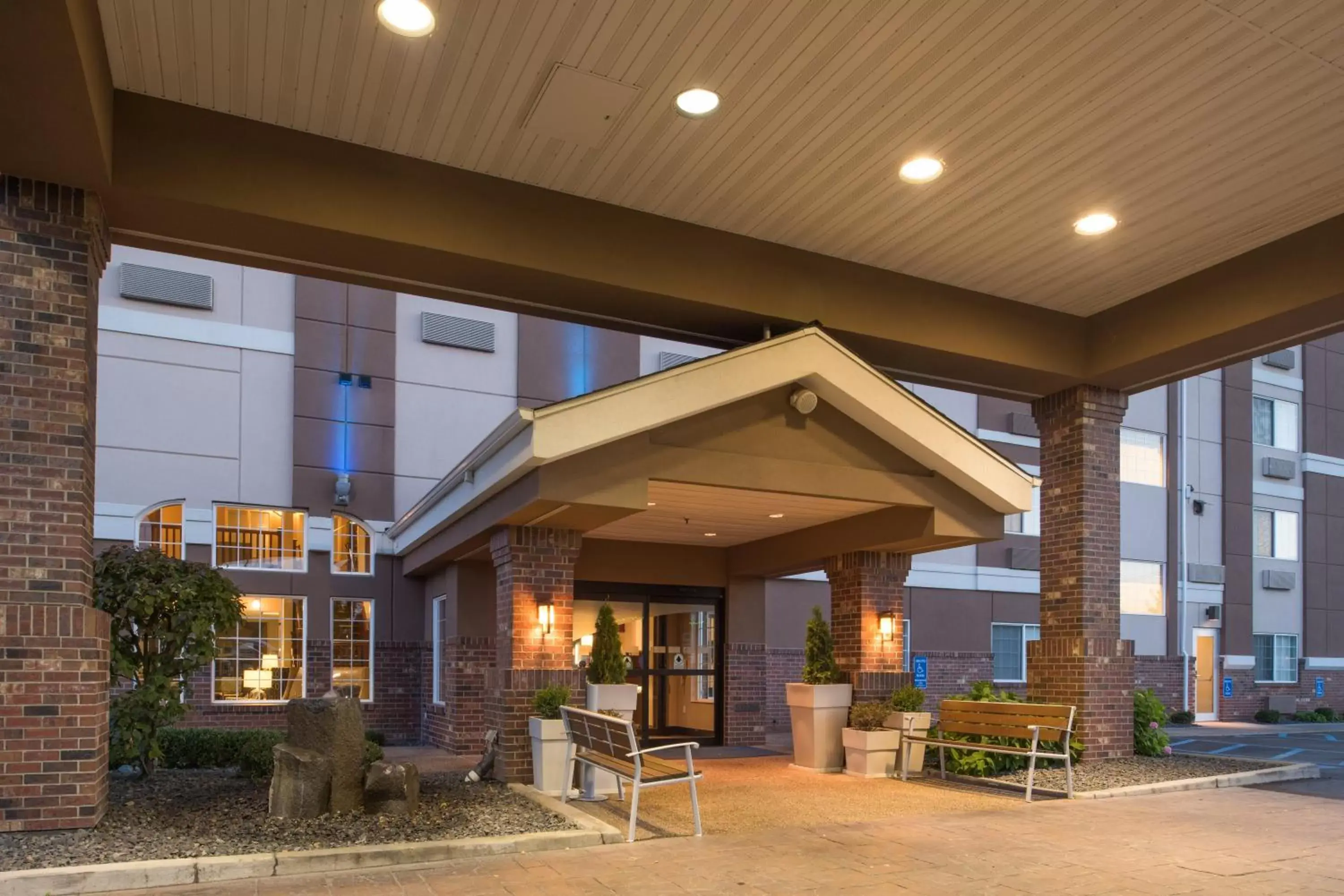 Property building in Holiday Inn Express Spokane-Valley, an IHG Hotel