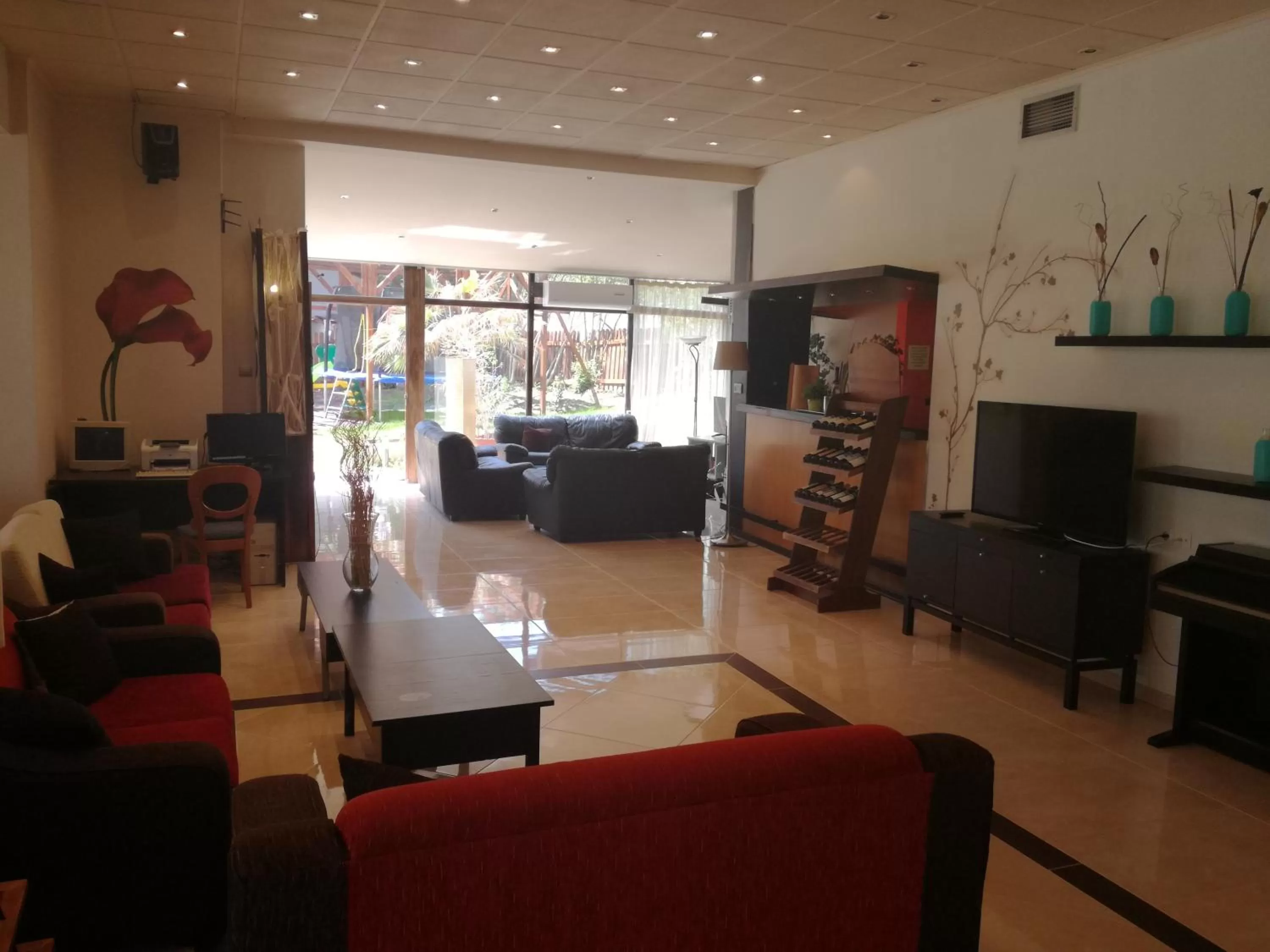 Communal lounge/ TV room in Four Seasons Hotel