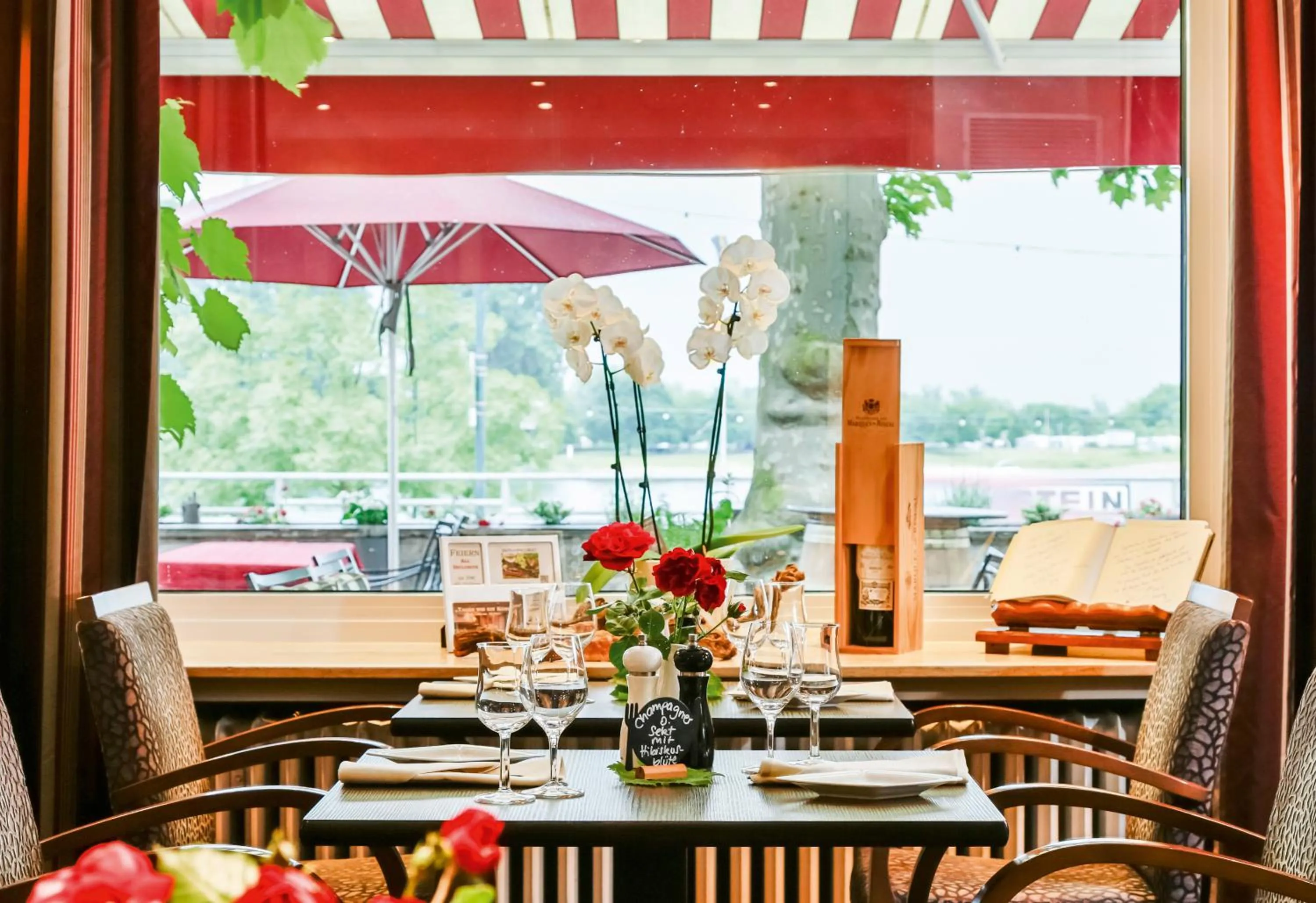 Restaurant/places to eat in Rhein-Hotel Nierstein