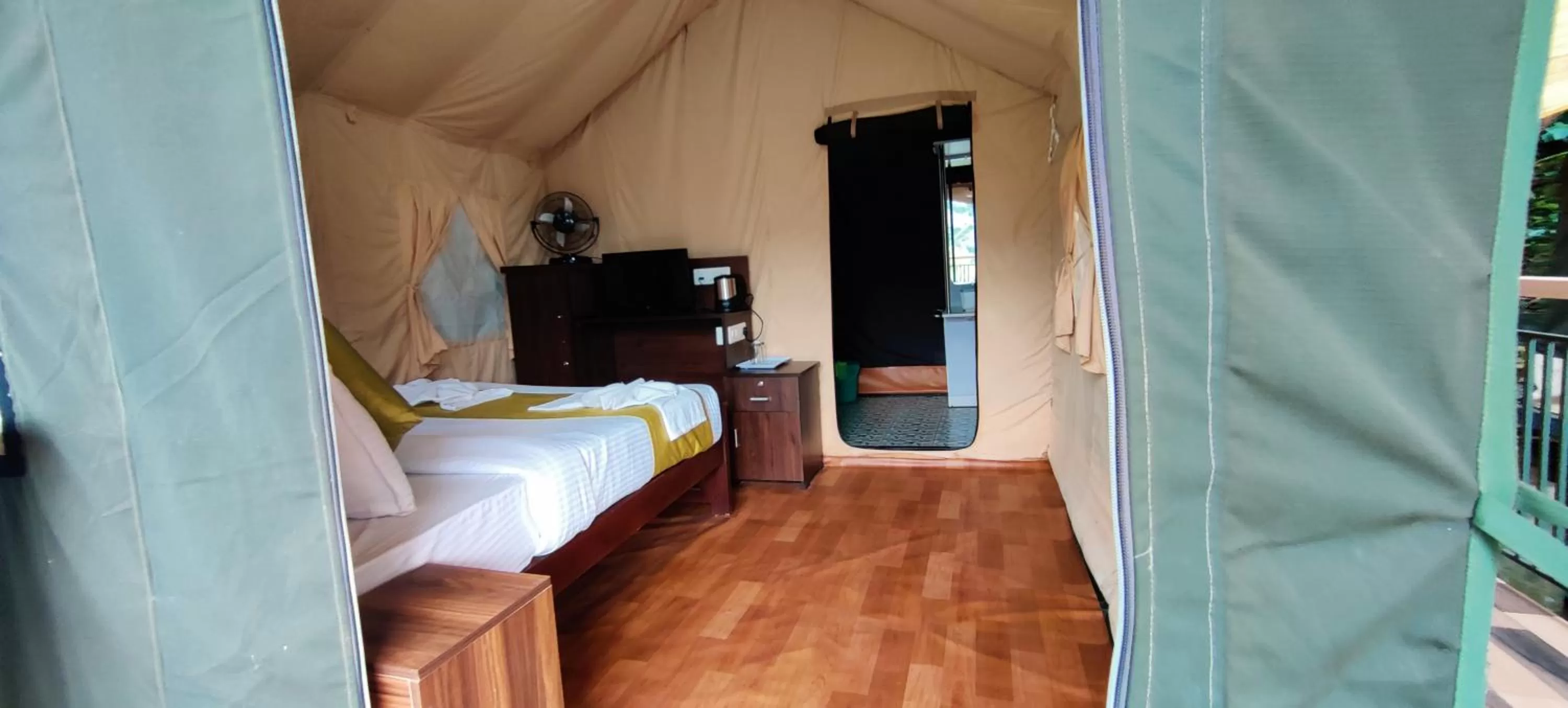 Photo of the whole room, Bed in Chalona Jungle Vibe