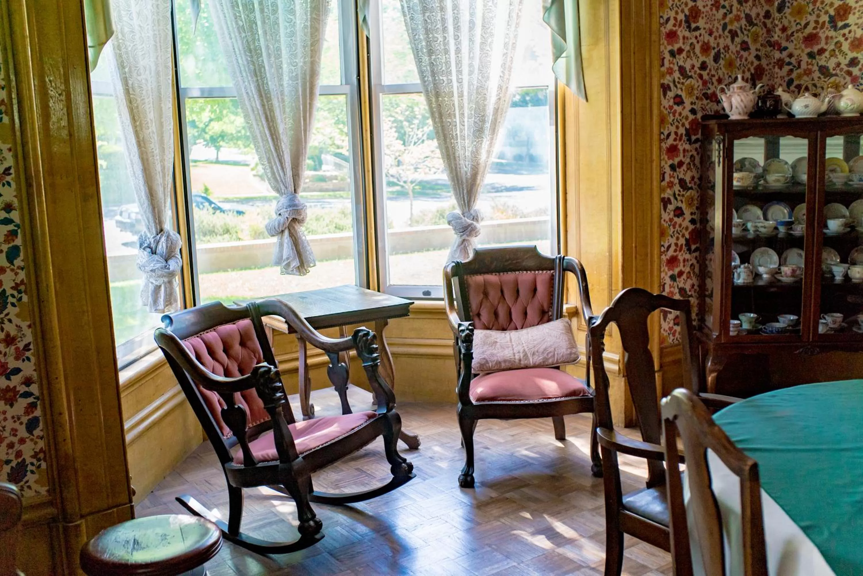 Communal lounge/ TV room in The Mulberry Inn -An Historic Bed and Breakfast