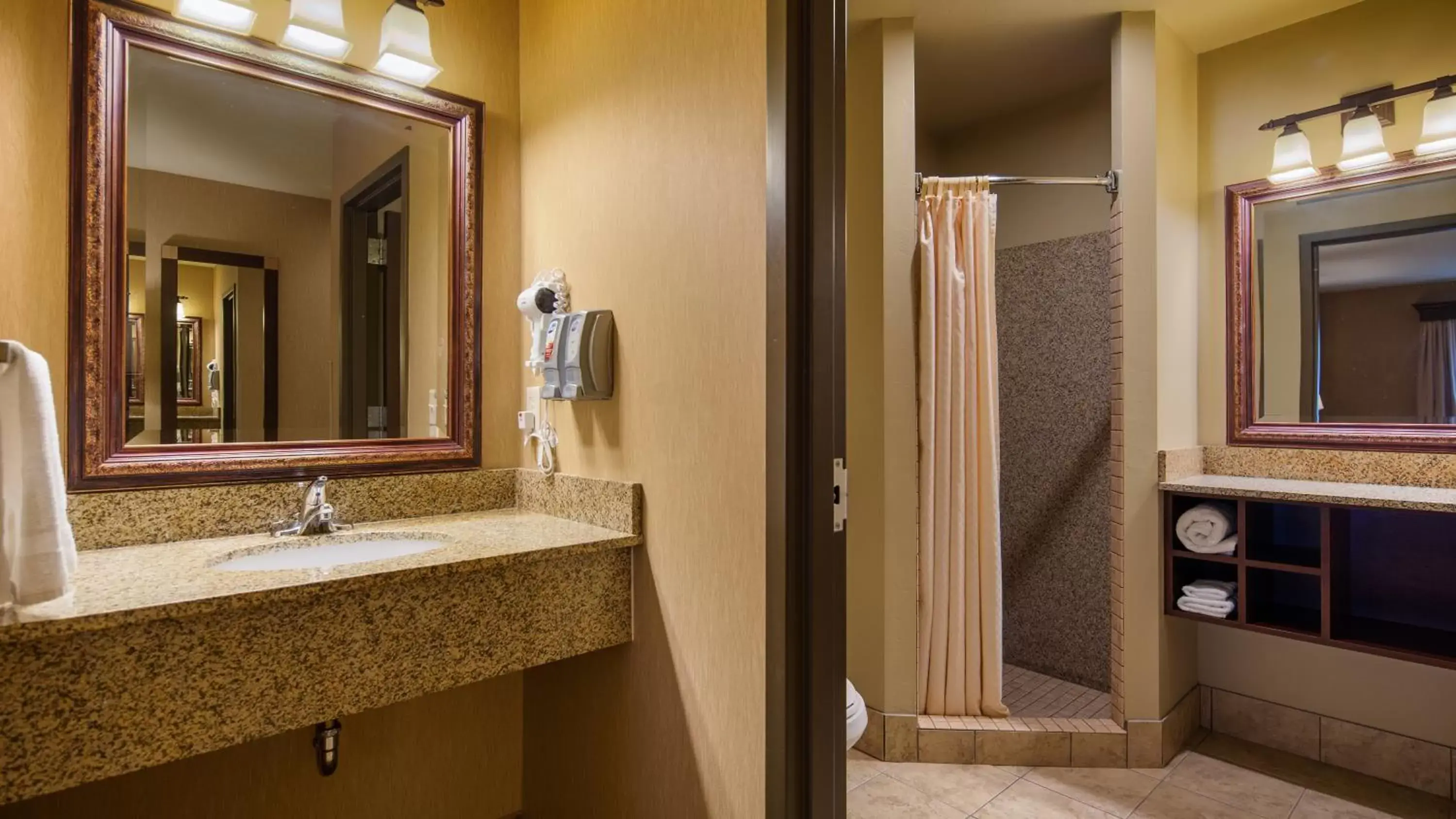 Bathroom in Crandon Inn & Suites