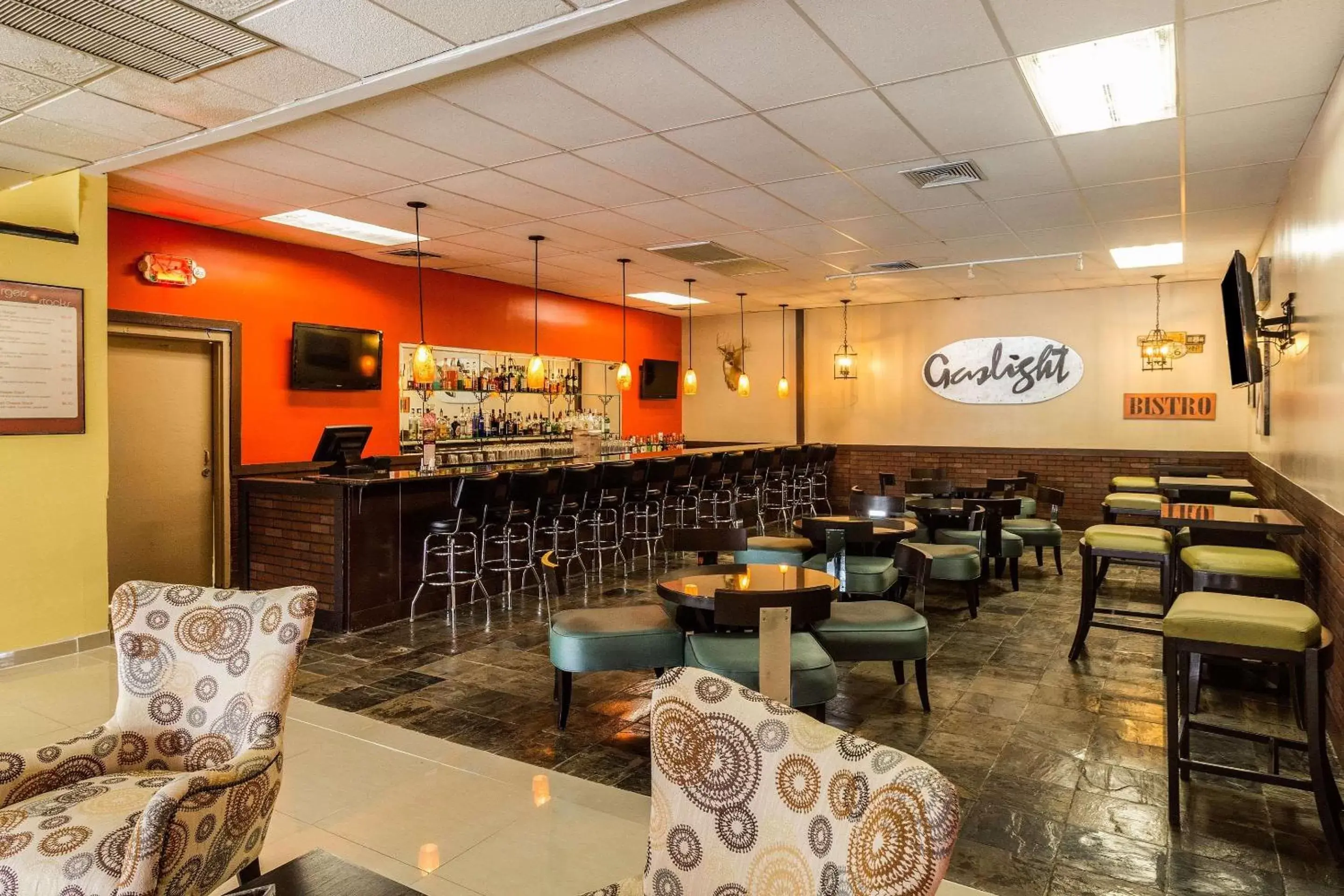 Lounge or bar, Restaurant/Places to Eat in Clarion Inn near McAllen Airport