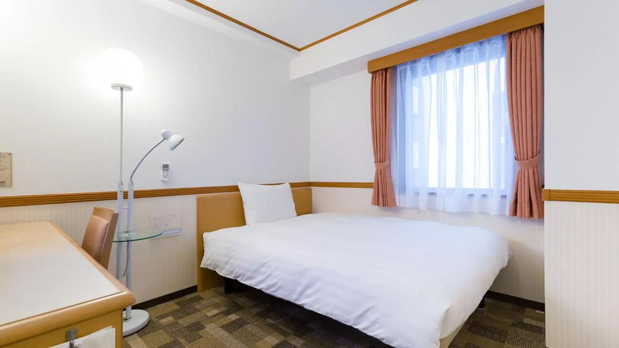 Bedroom, Bed in Toyoko Inn Kagoshima chuo eki Higashi guchi