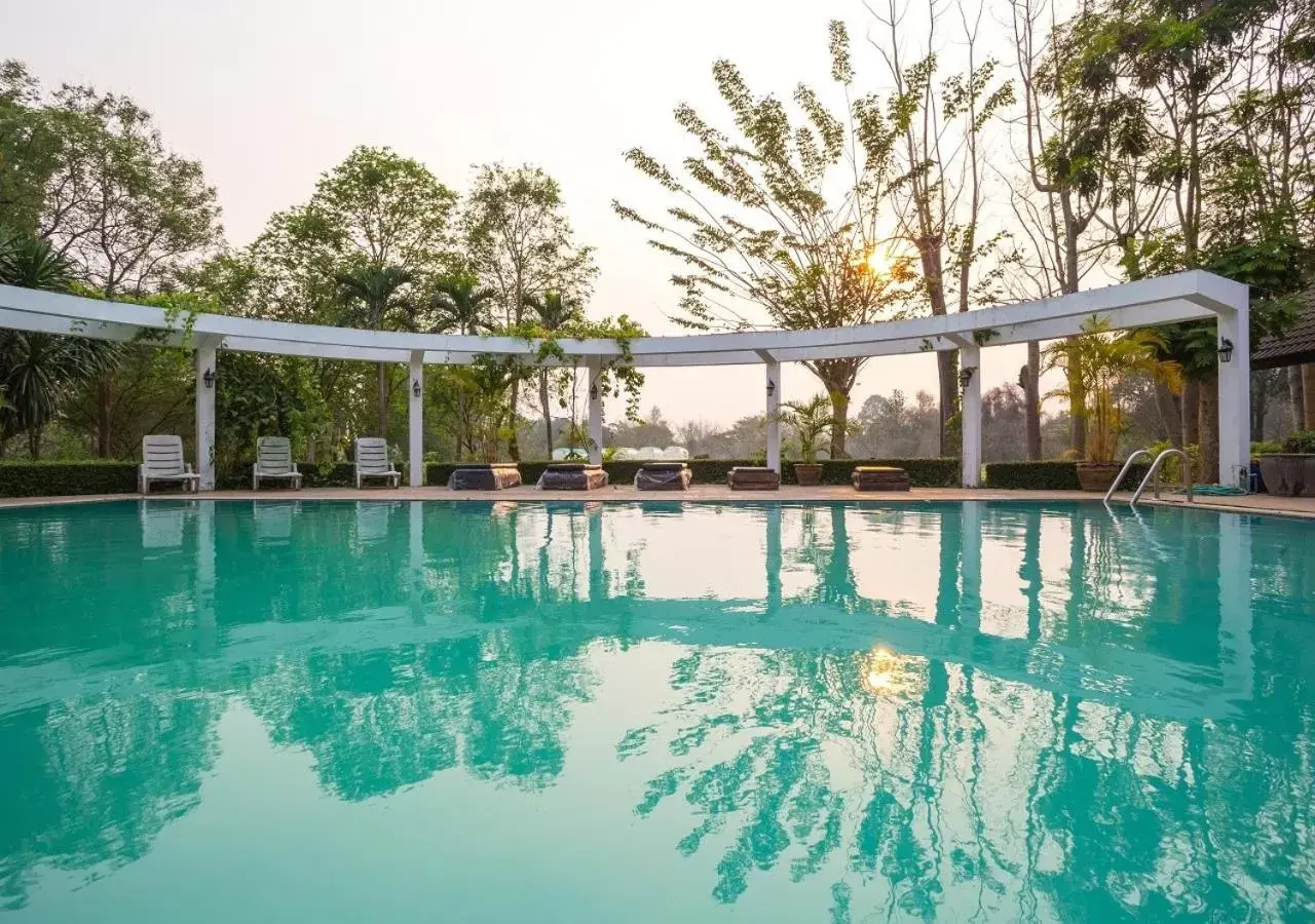 Swimming pool in The Legacy River Kwai Resort Swimming pool in The Legacy River Kwai Resort