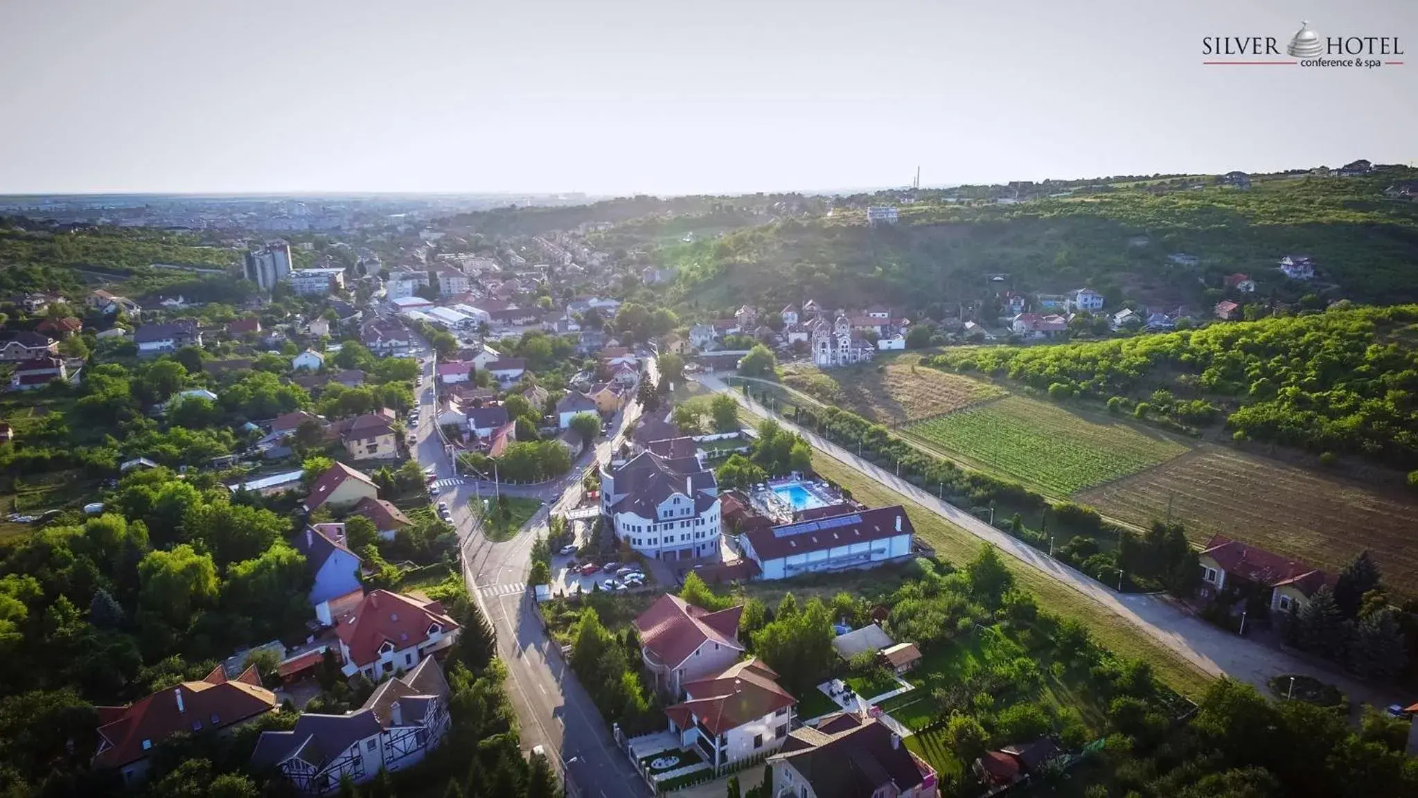 Neighbourhood, Bird's-eye View in Silver Residence