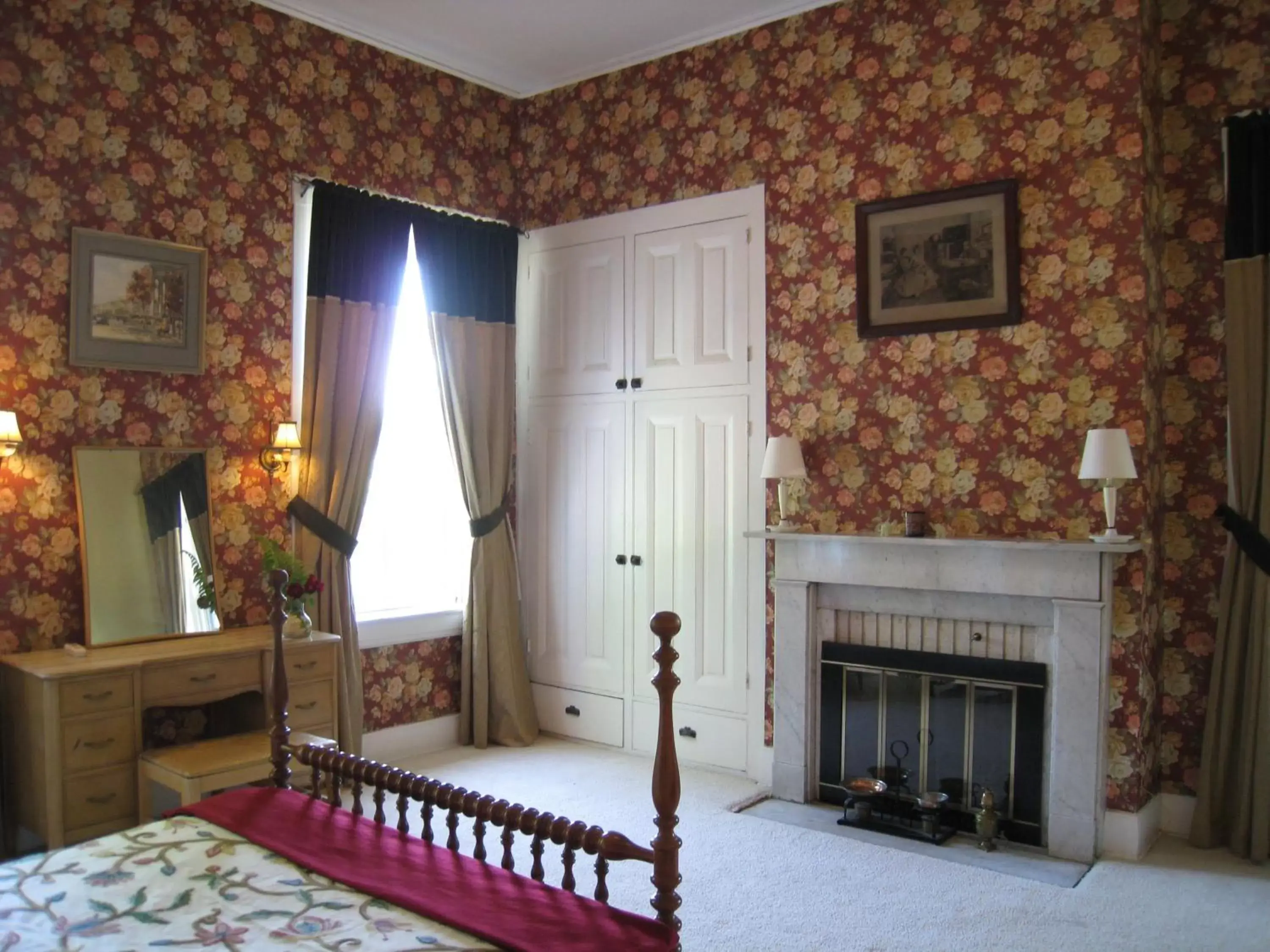 Decorative detail in Allegheny Street Bed & Breakfast