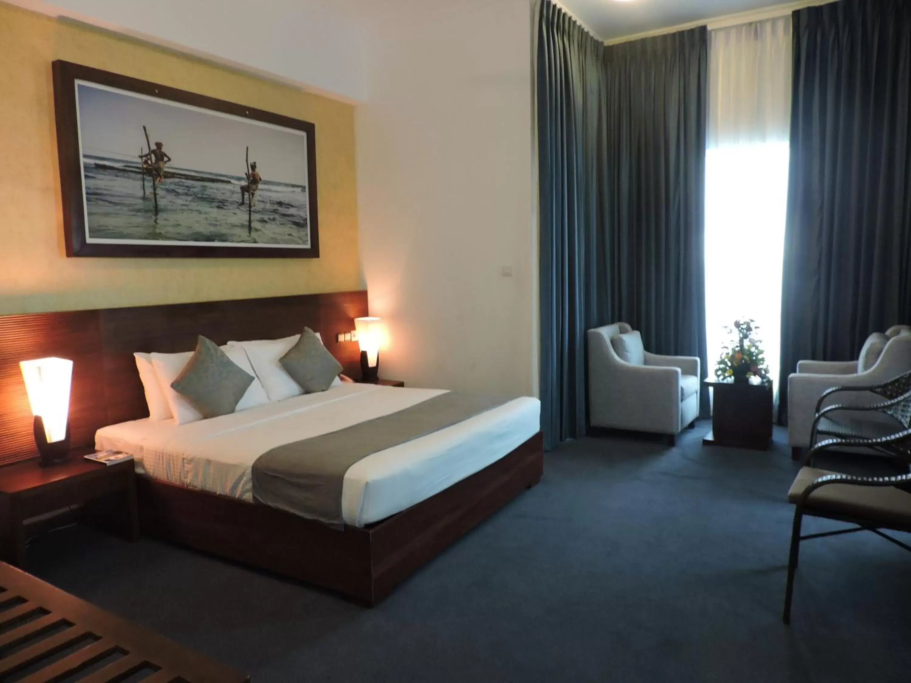 Photo of the whole room, Bed in Mirage Colombo