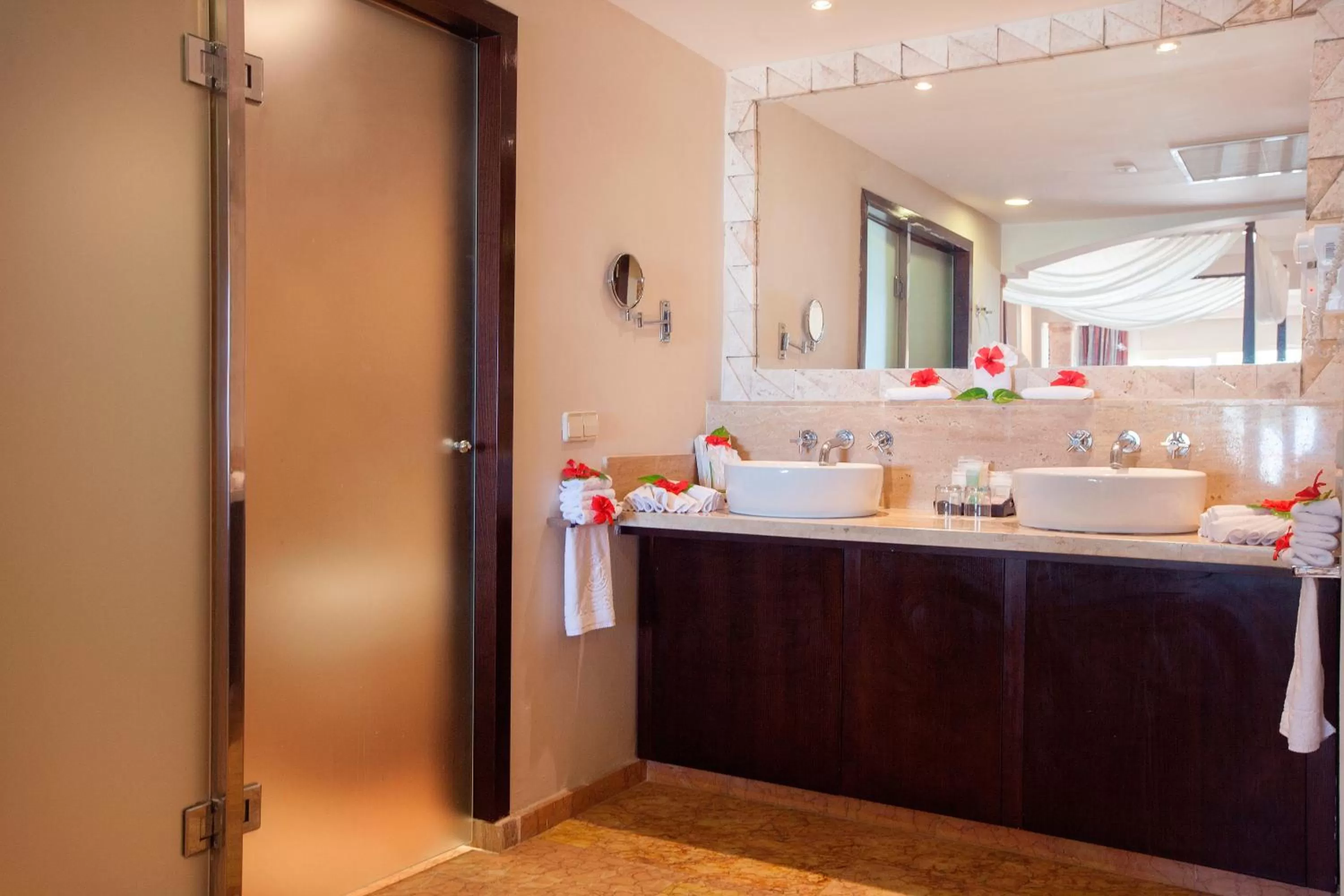 Elegance Club Ocean View Suite with Outdoor Jacuzzi (Adults Only, 18+) - Free WiFi in Majestic Elegance Punta Cana - All Inclusive