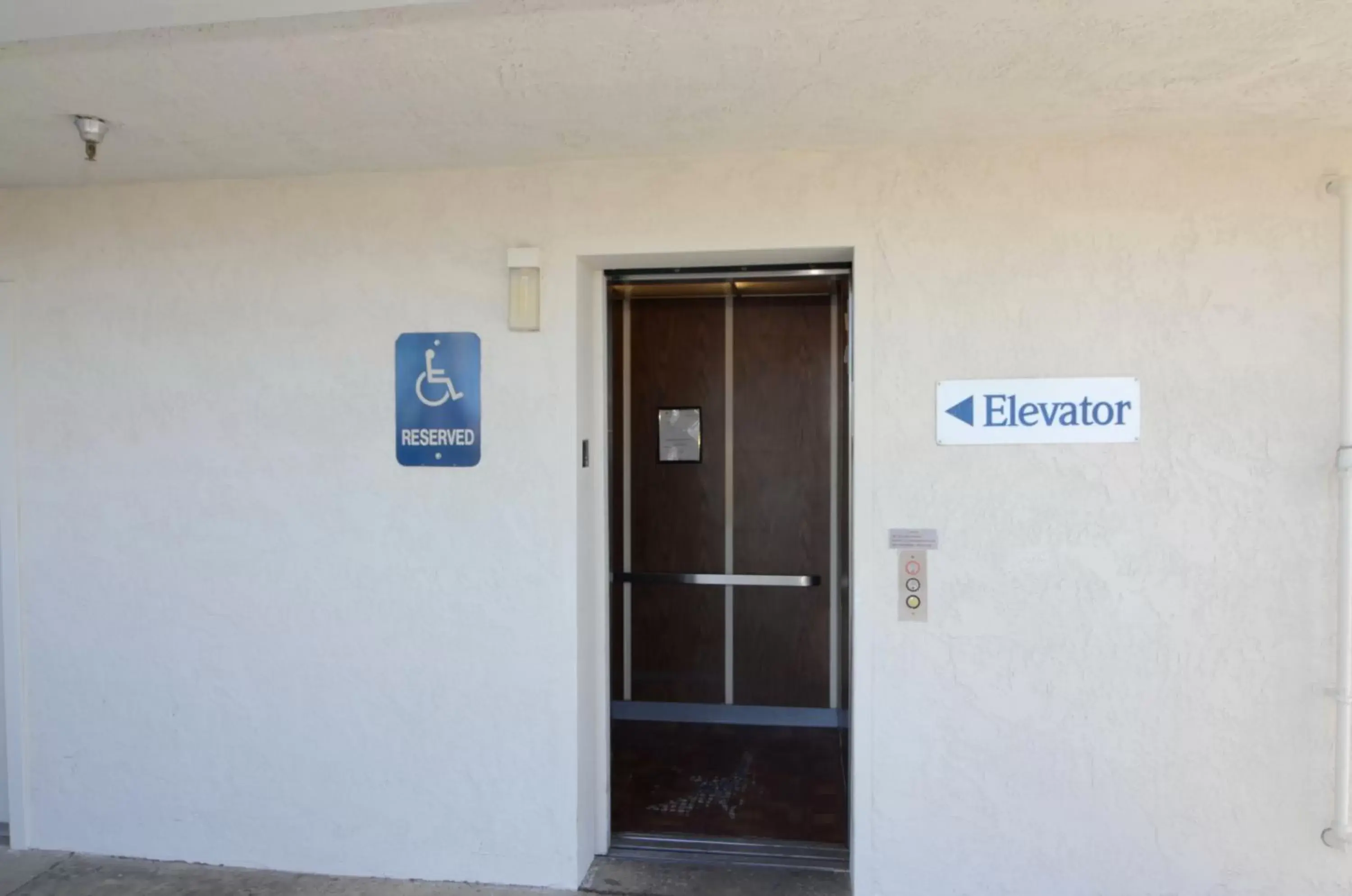 Facade/entrance in Motel 6-Twentynine Palms, CA