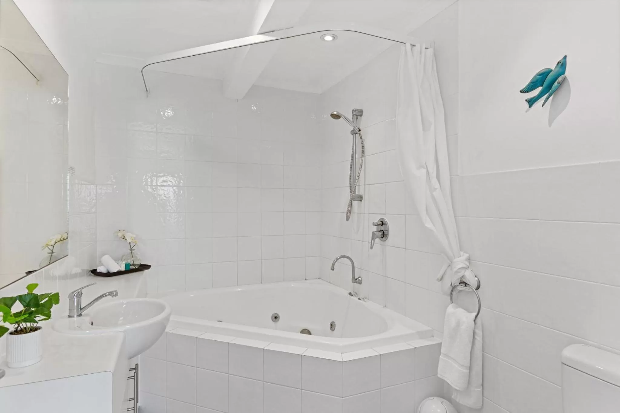 Bathroom in Whitecrest Eco Apartments Great Ocean Road