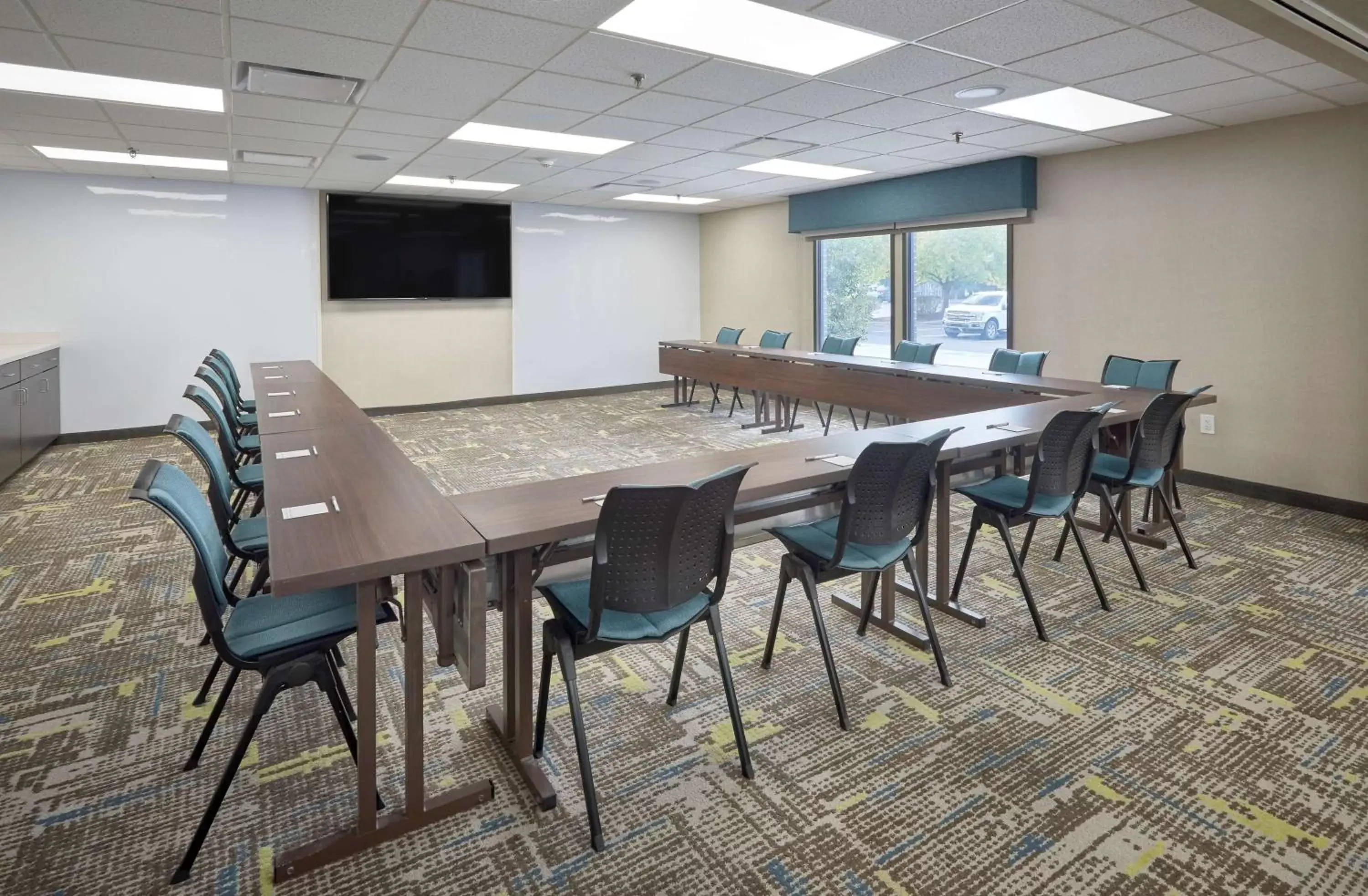 Meeting/conference room in Hampton Inn by Hilton Harrisburg West